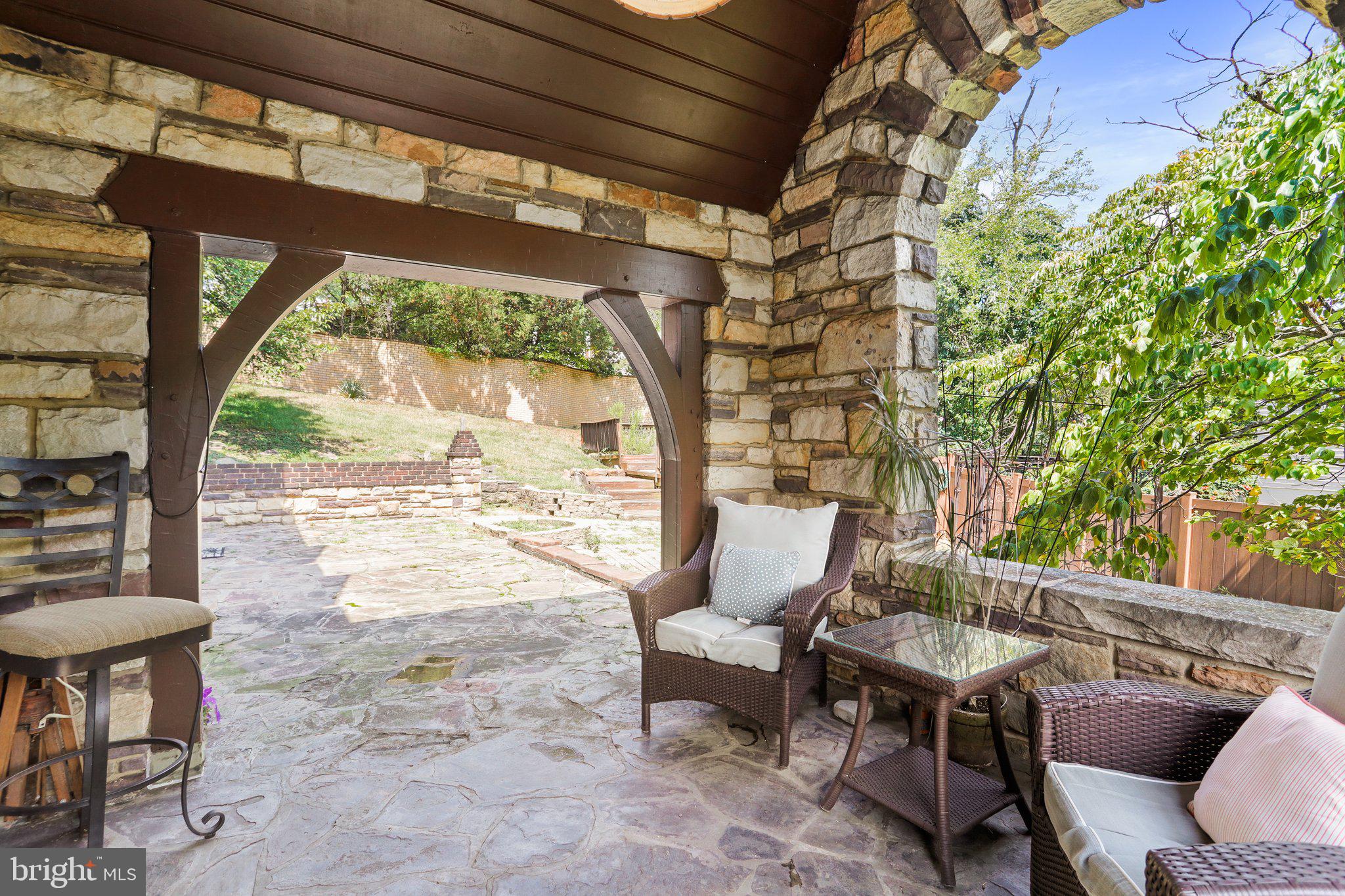 WEST SIDE - Residential