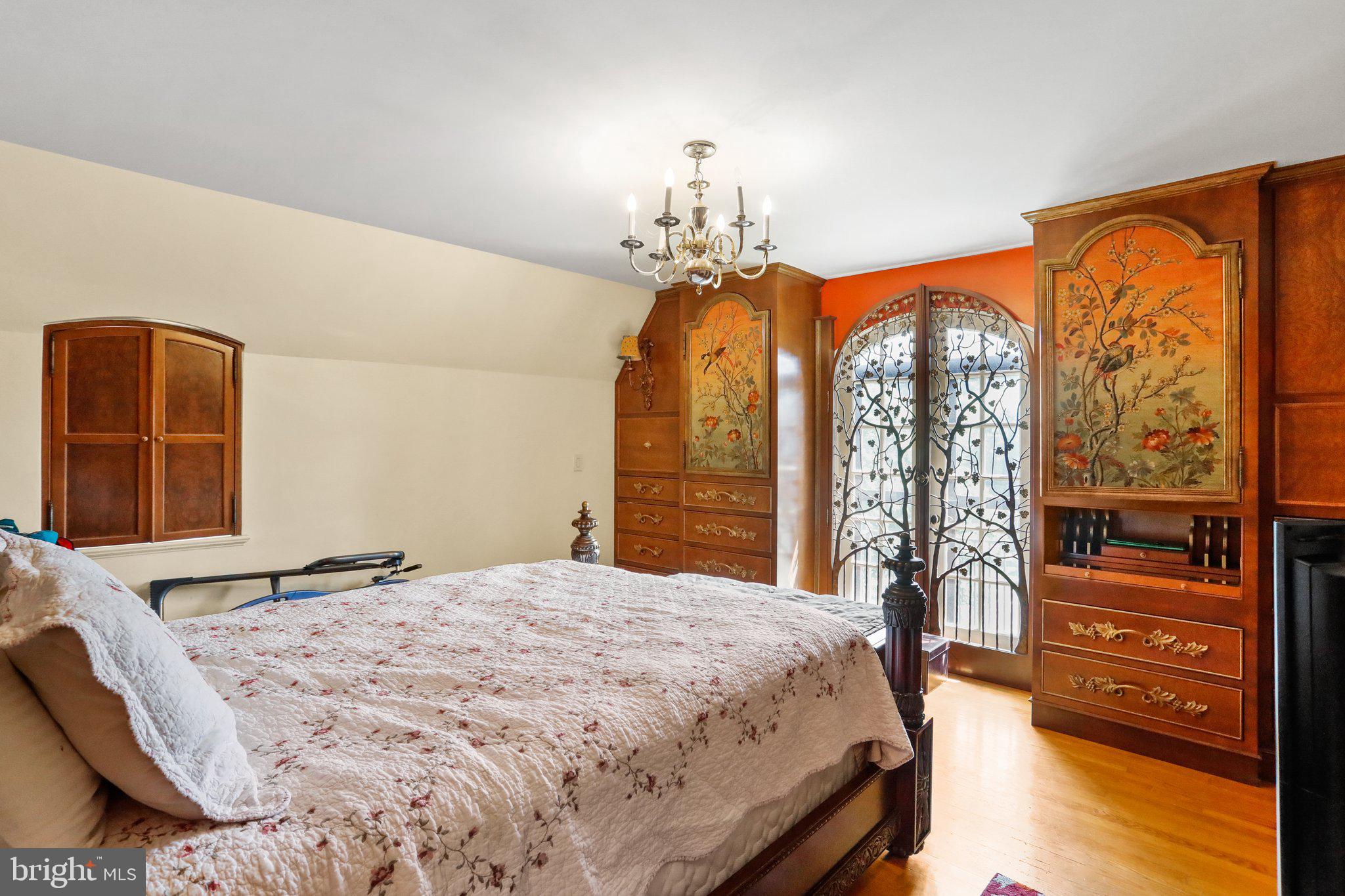 WEST SIDE - Residential