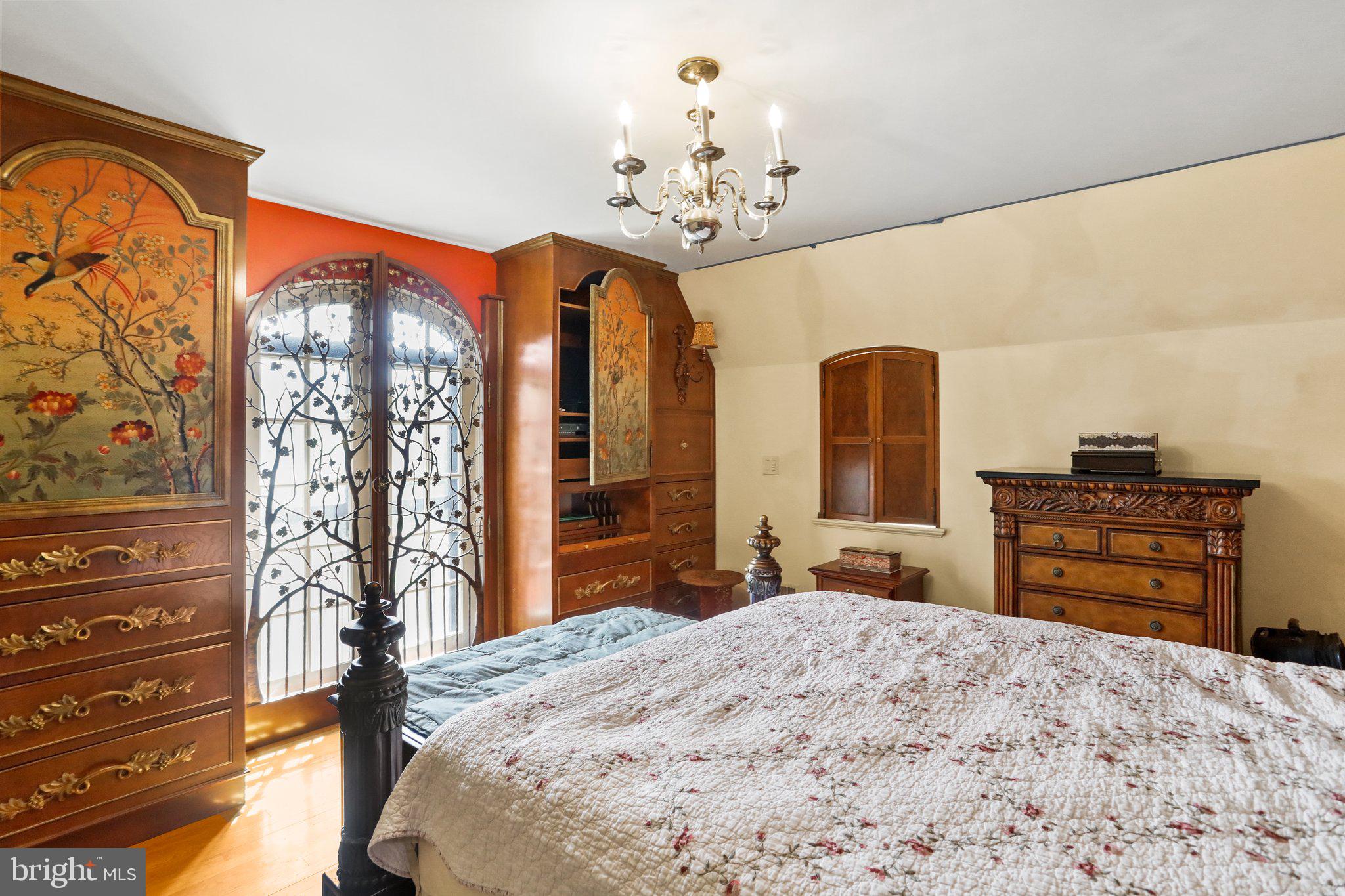 WEST SIDE - Residential