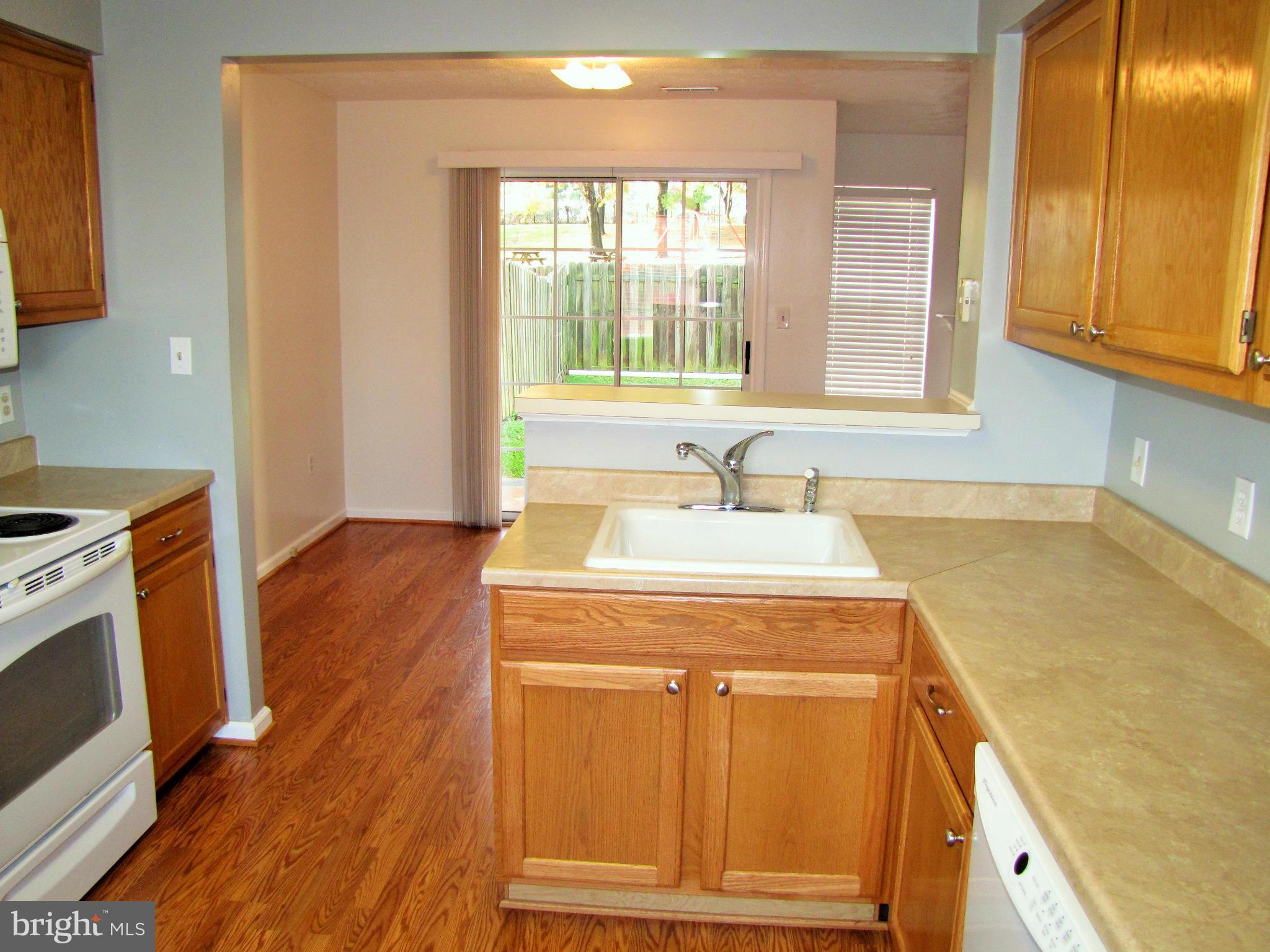 SOUTHRIDGE TOWNHOUSES - Residential Lease