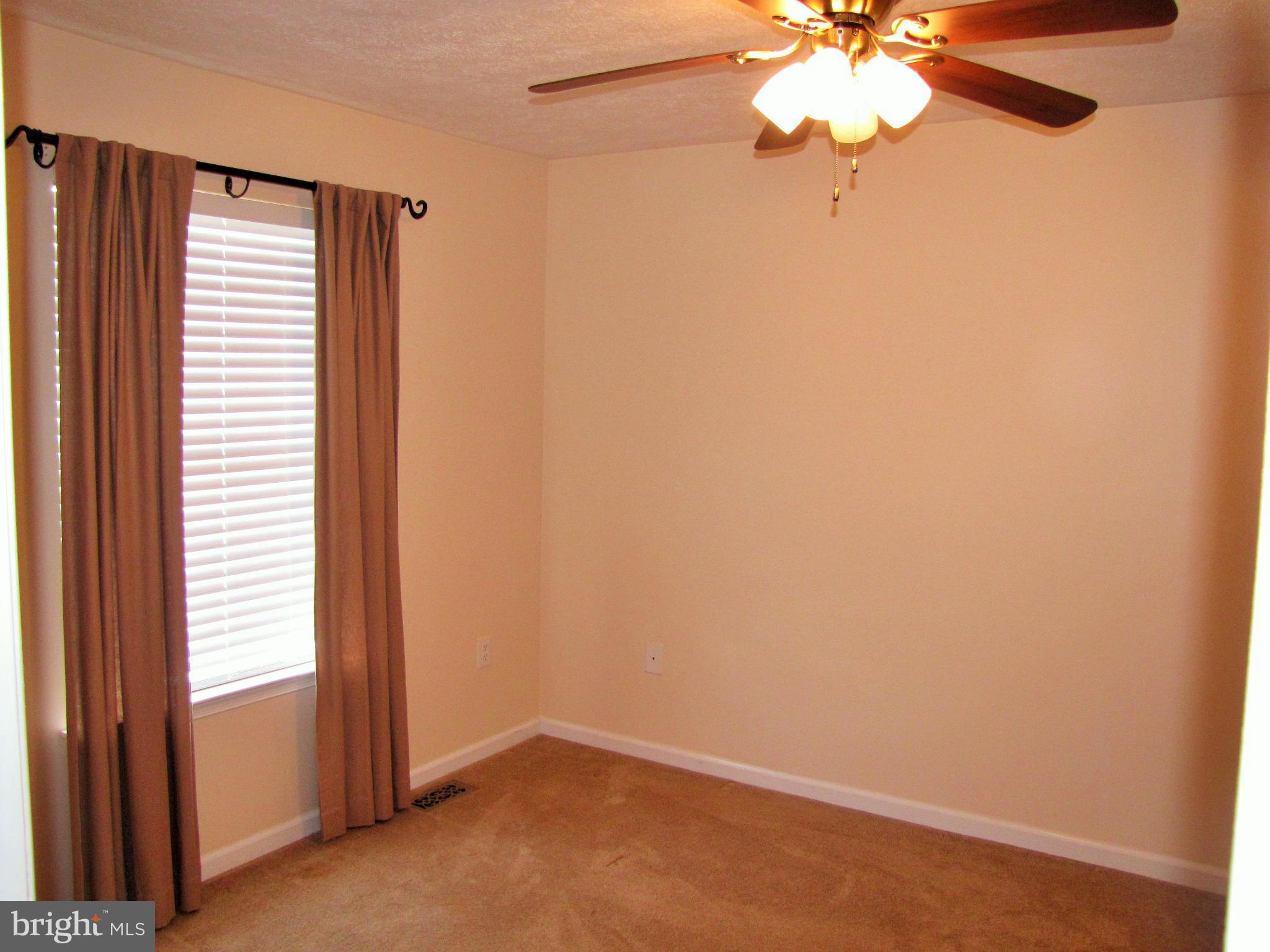SOUTHRIDGE TOWNHOUSES - Residential Lease