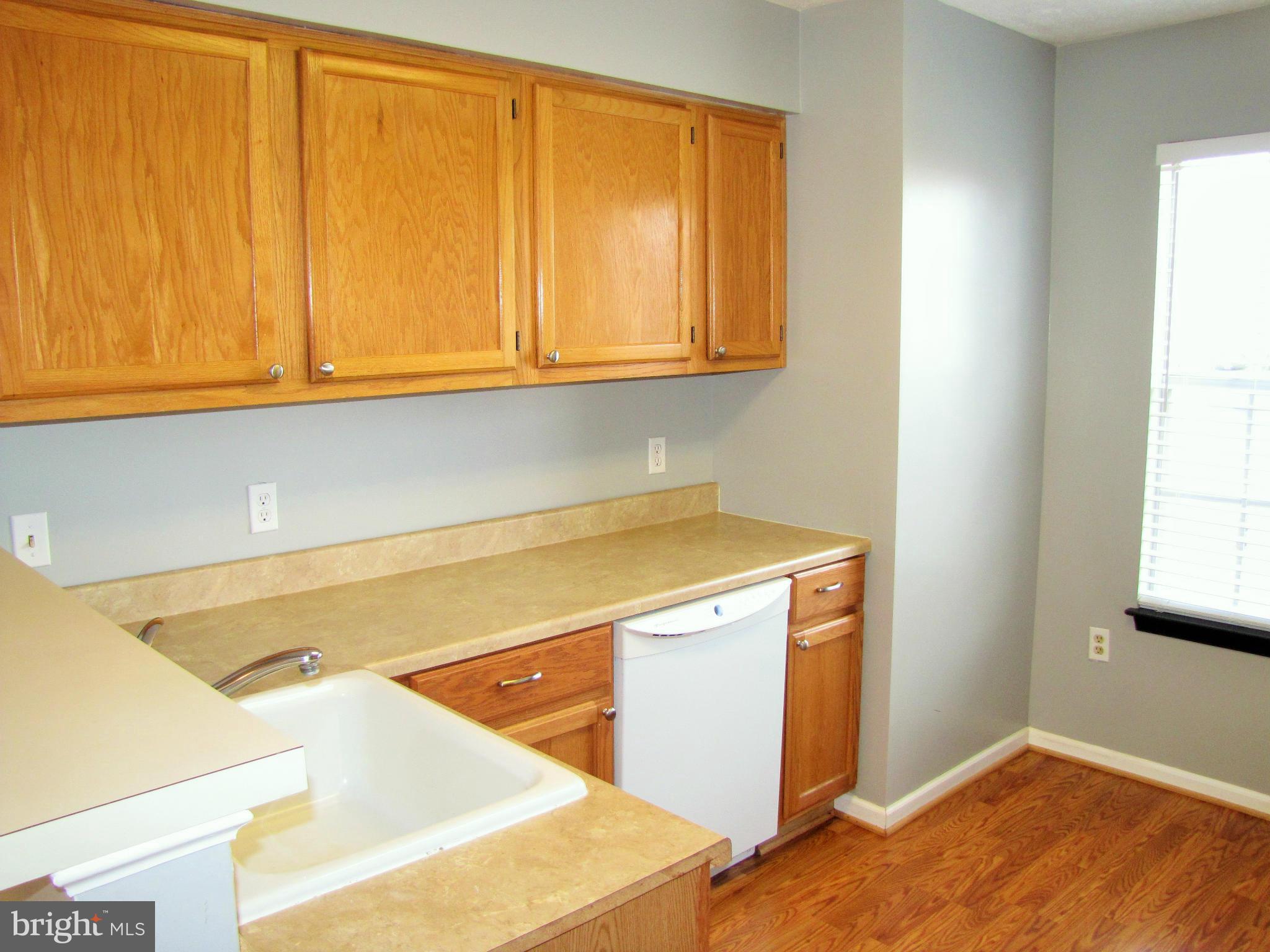 SOUTHRIDGE TOWNHOUSES - Residential Lease