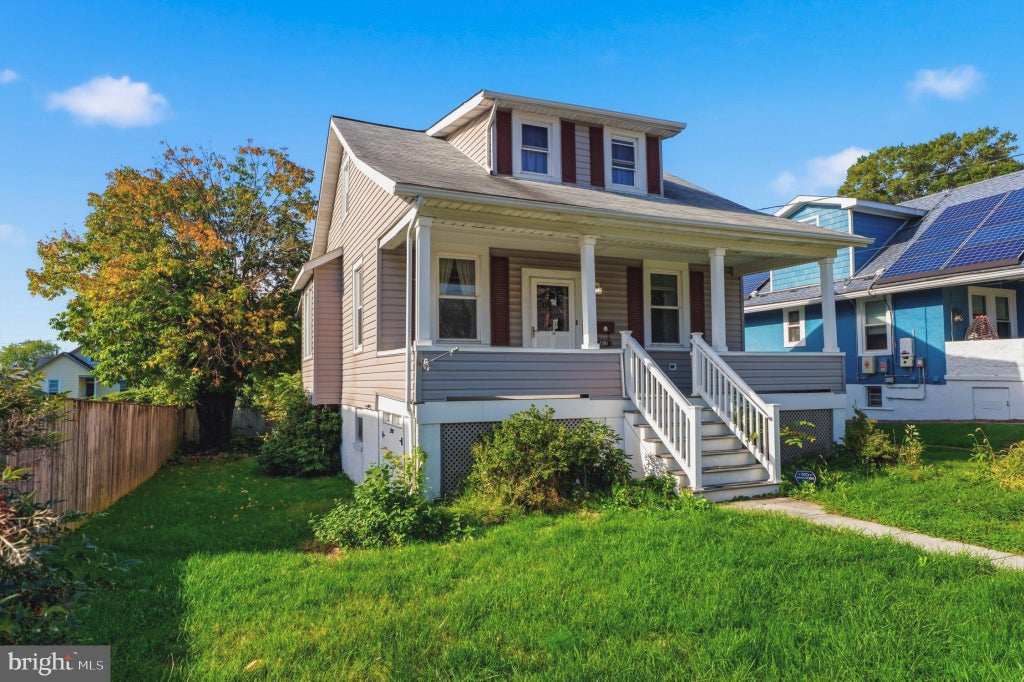 Photo of 2911 Hillcrest Avenue, PARKVILLE, MD 21234 (MLS # MDBC2176978)