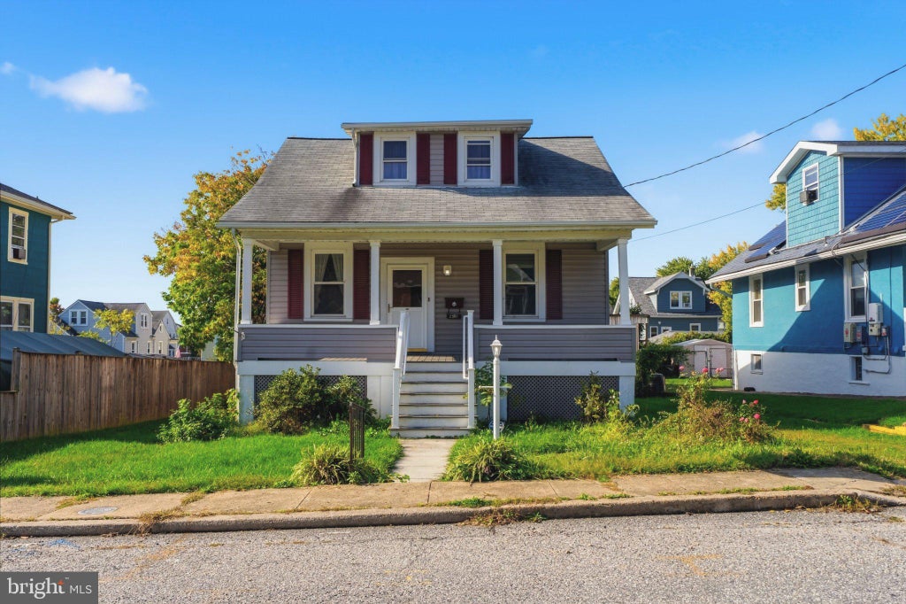 Photo of 2911 Hillcrest Avenue, PARKVILLE, MD 21234 (MLS # MDBC2176978)