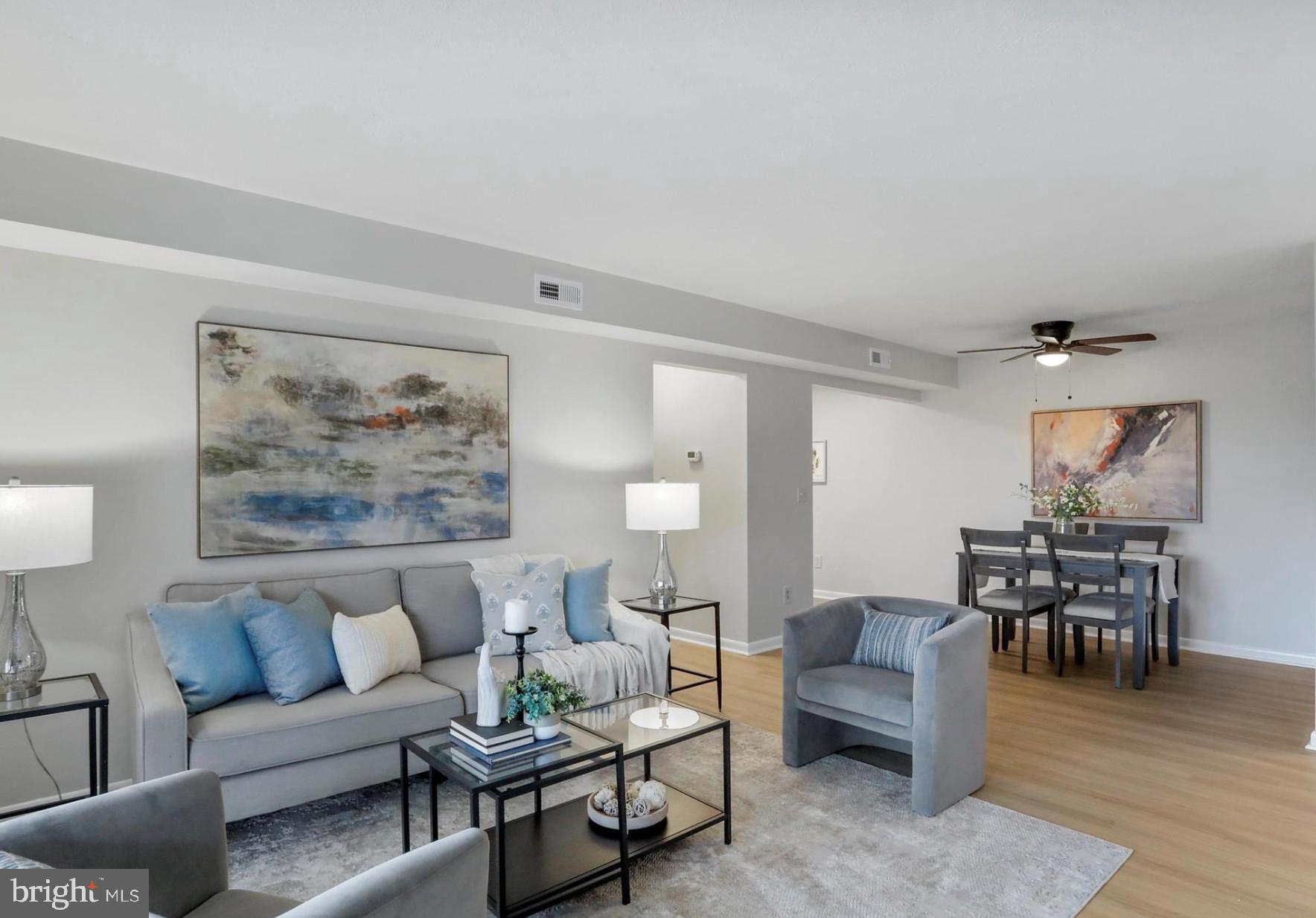 Stylish, renovated condo on the top floor, no one above you! Walkable location, lucky you, 3-min walk to neighborhood favorite Pat's Pizza, and only a few minutes more to EdgeWater village shopping plaza. Washer/dryer in unit, you're welcome. Need care for your fur baby? Veterinary Hospital also 3-min walk just around the corner. Landlord responsible for condo fee/water/sewer. Tenant responsible for electric. You can't ask for much more, tour and apply today.