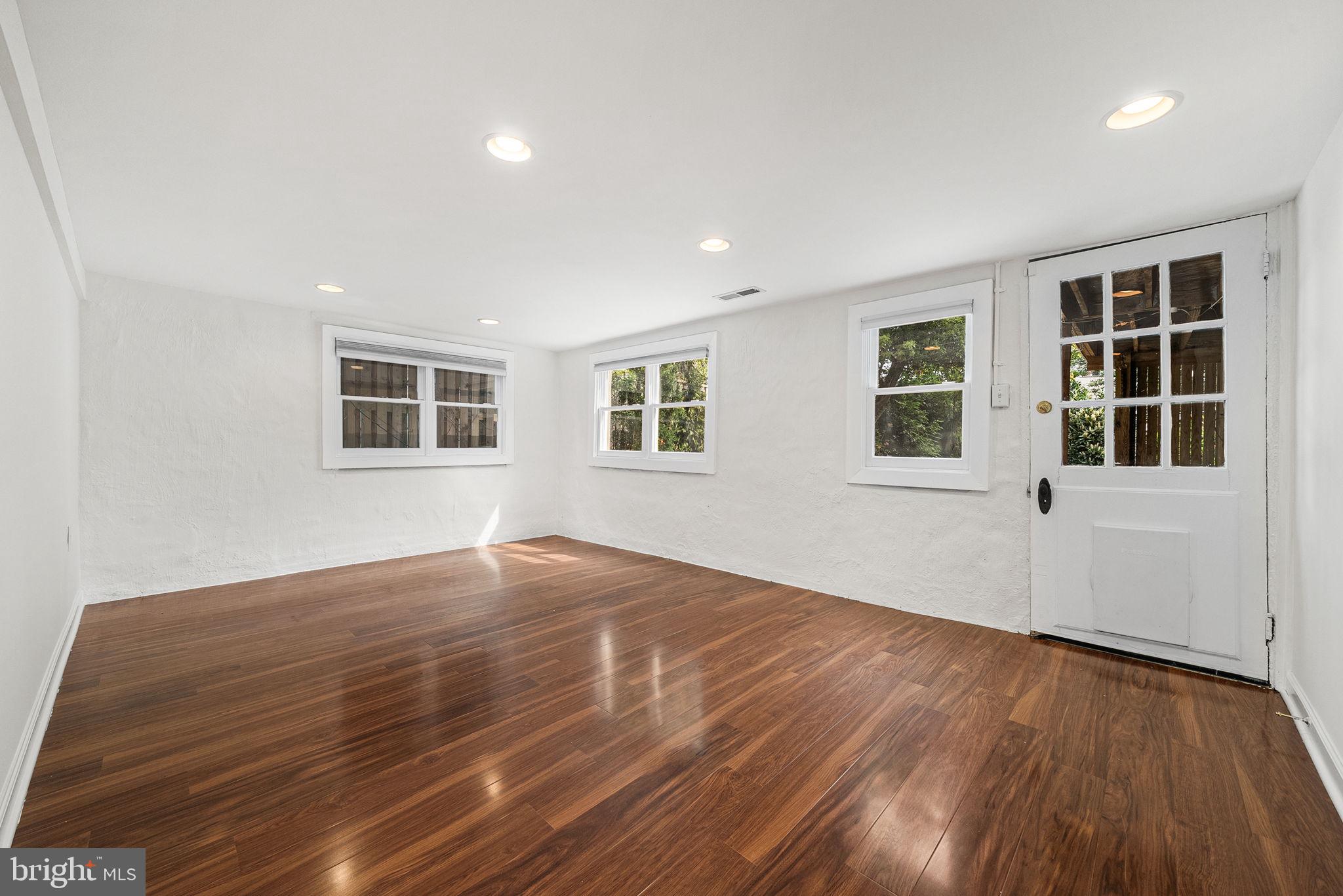 ROSEMONT - Residential