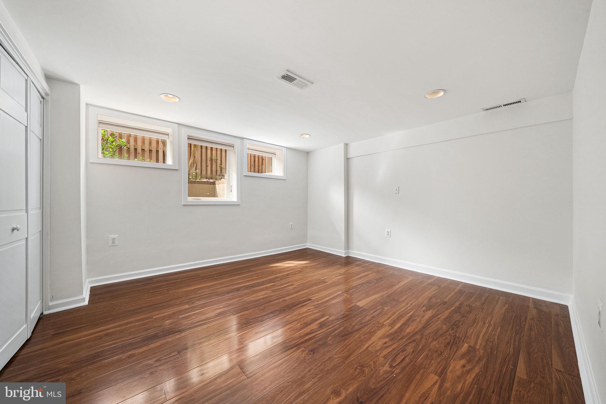 ROSEMONT - Residential