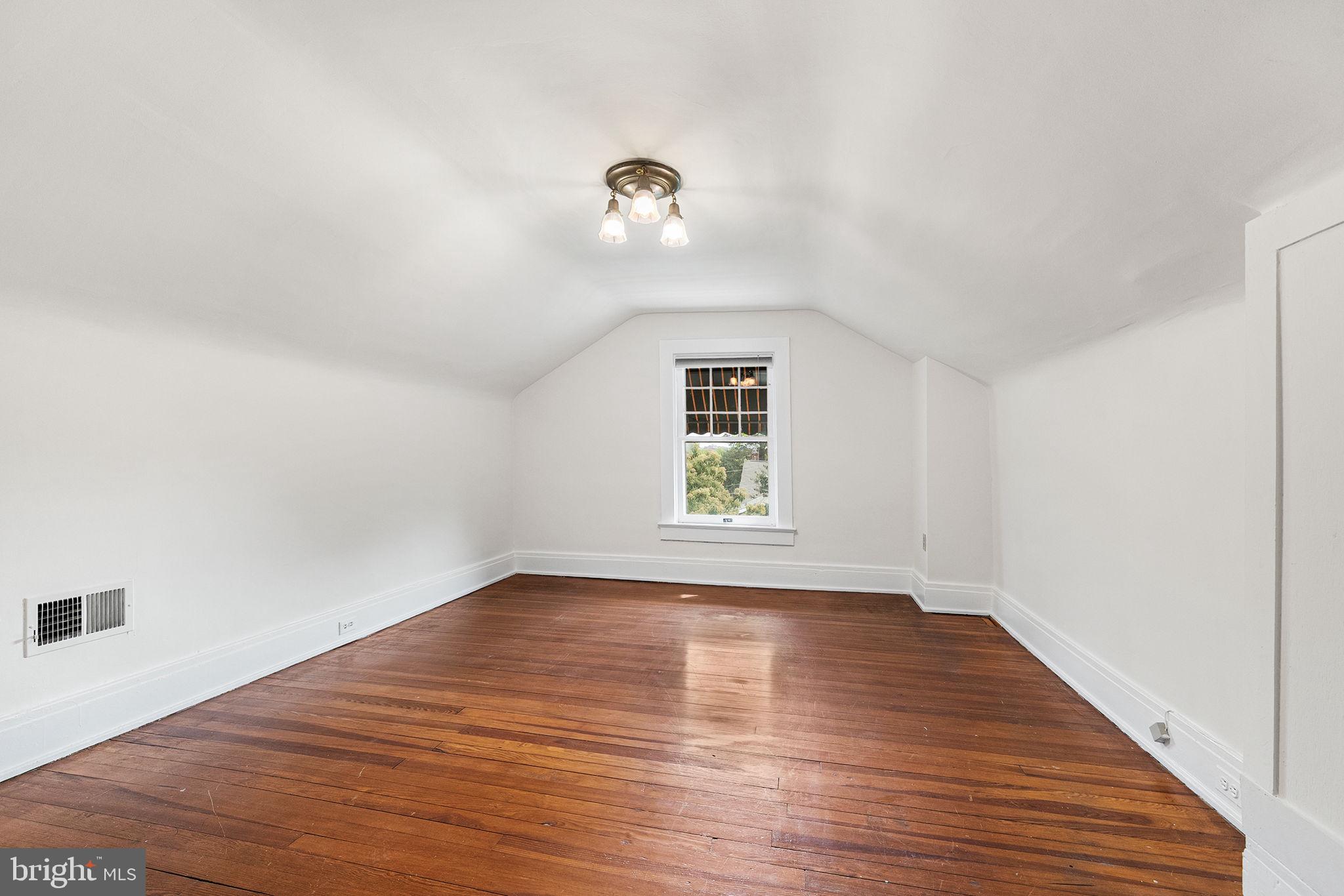 ROSEMONT - Residential