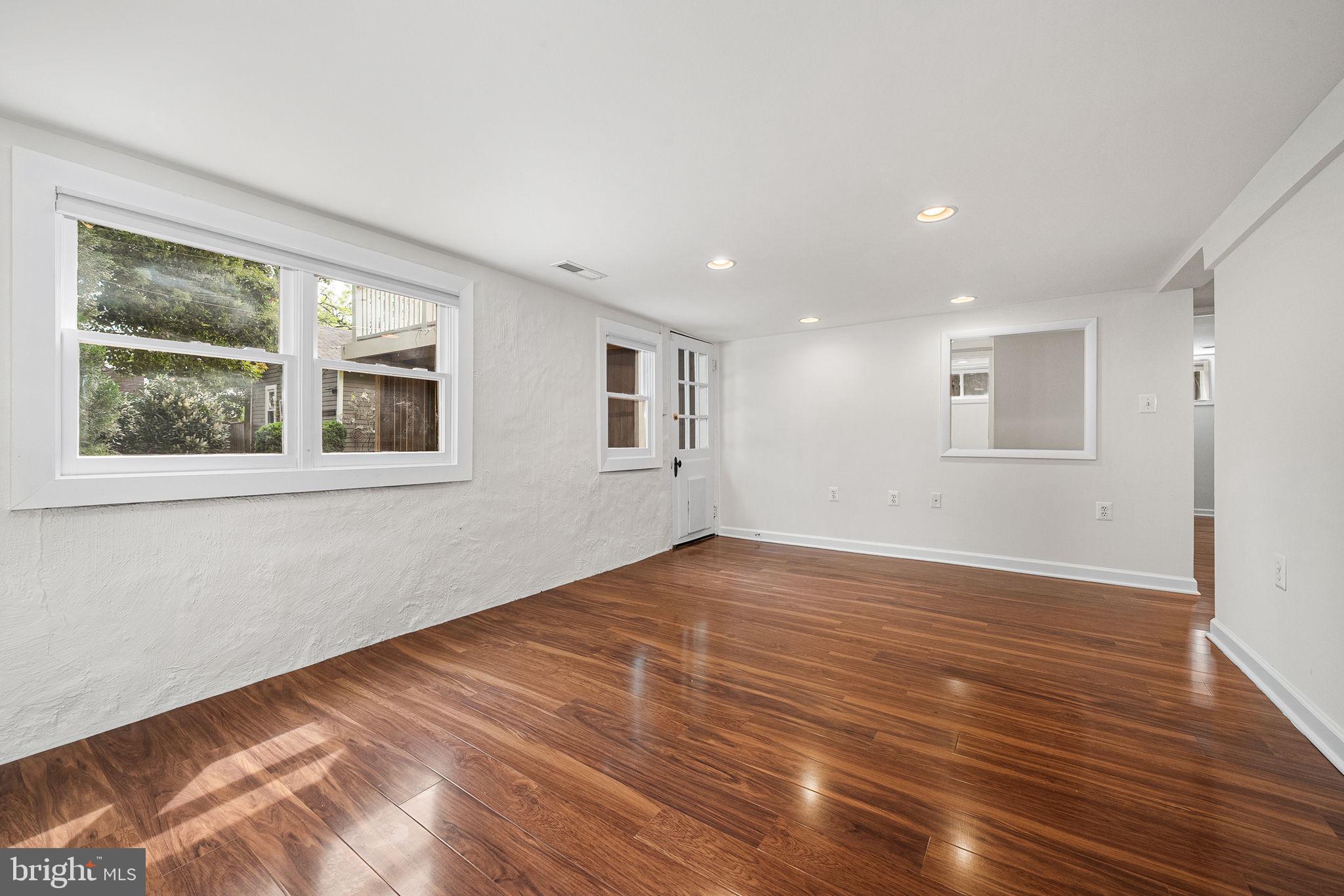 ROSEMONT - Residential