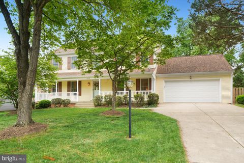 Photo of 10159 Woodbury Drive, MANASSAS, VA 20109 (MLS # VAPW2118564)