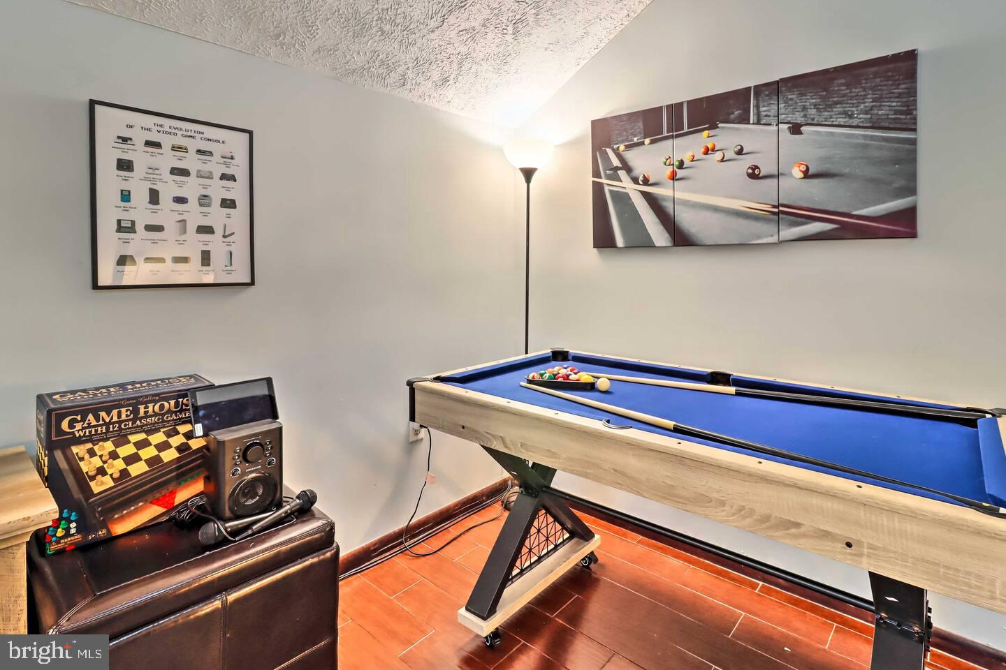 POCONO COUNTRY PLACE - Residential