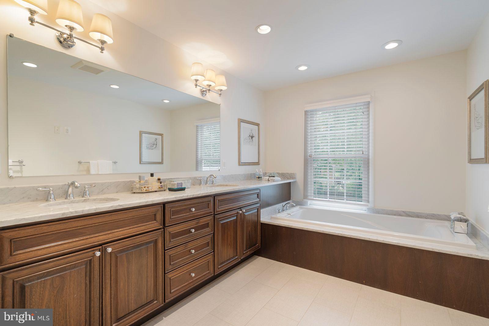 CHESTERBROOK GARDENS - Residential