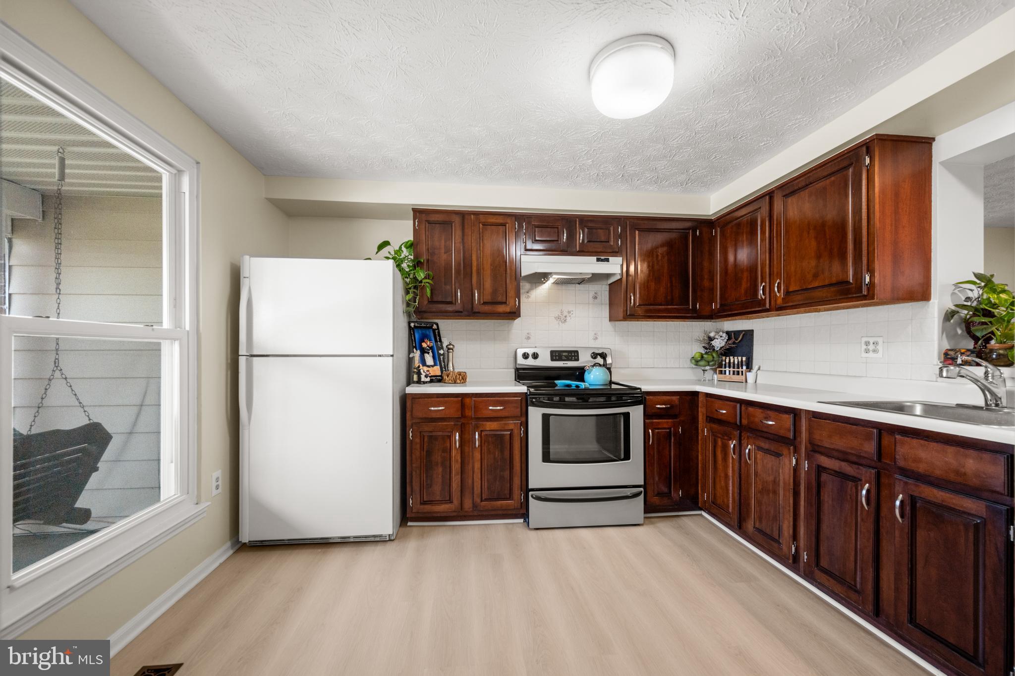 CLOVERFIELD MANOR - Residential