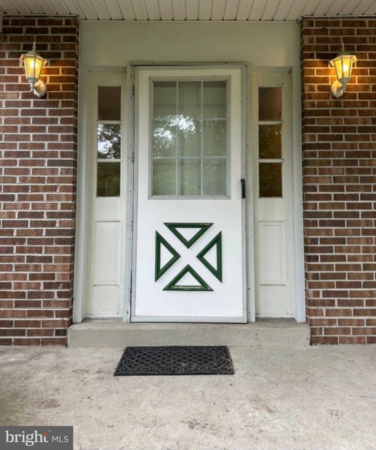 902 QUINCY DRIVE