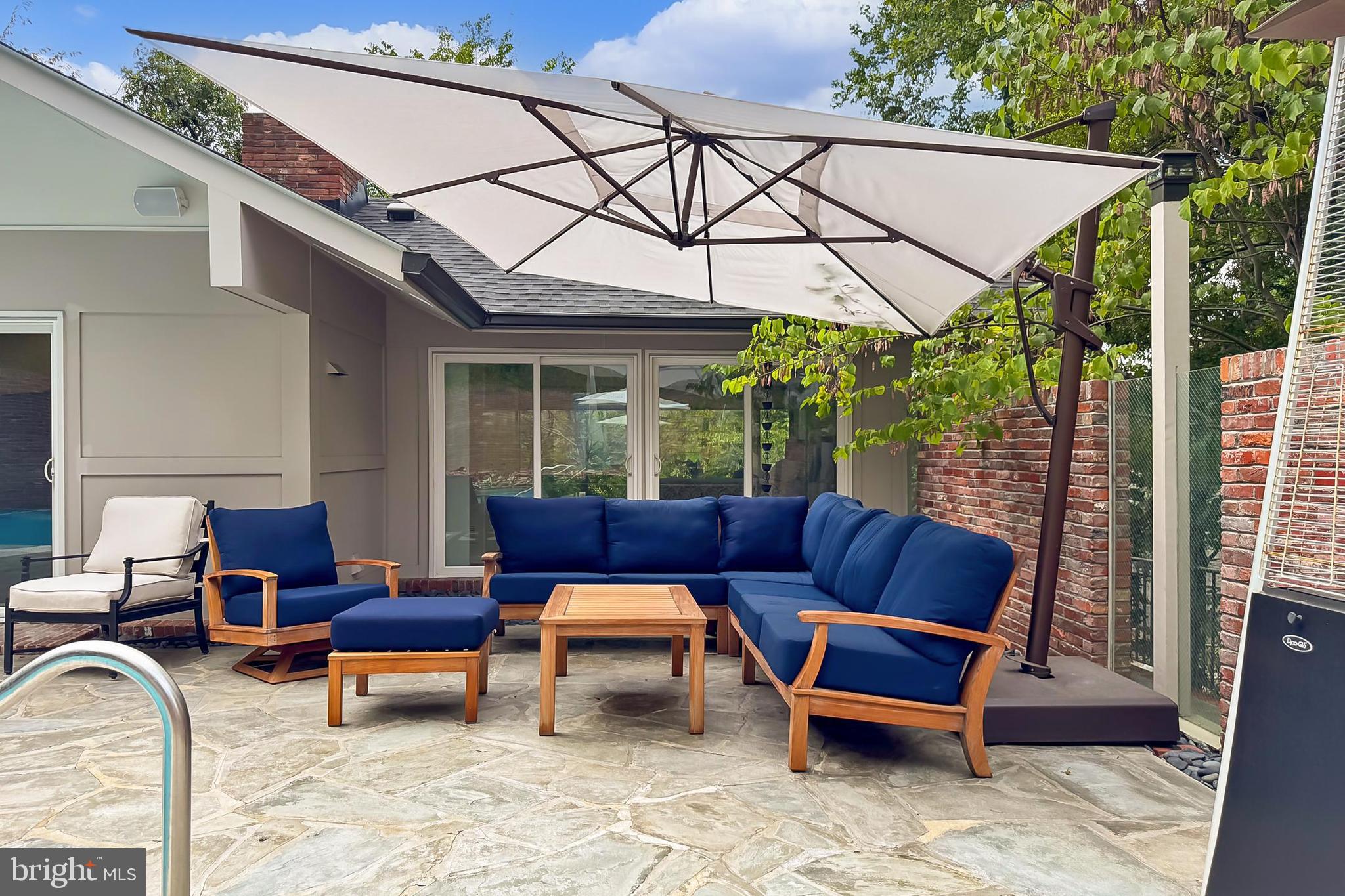 ARLINGTON RIDGE - Residential