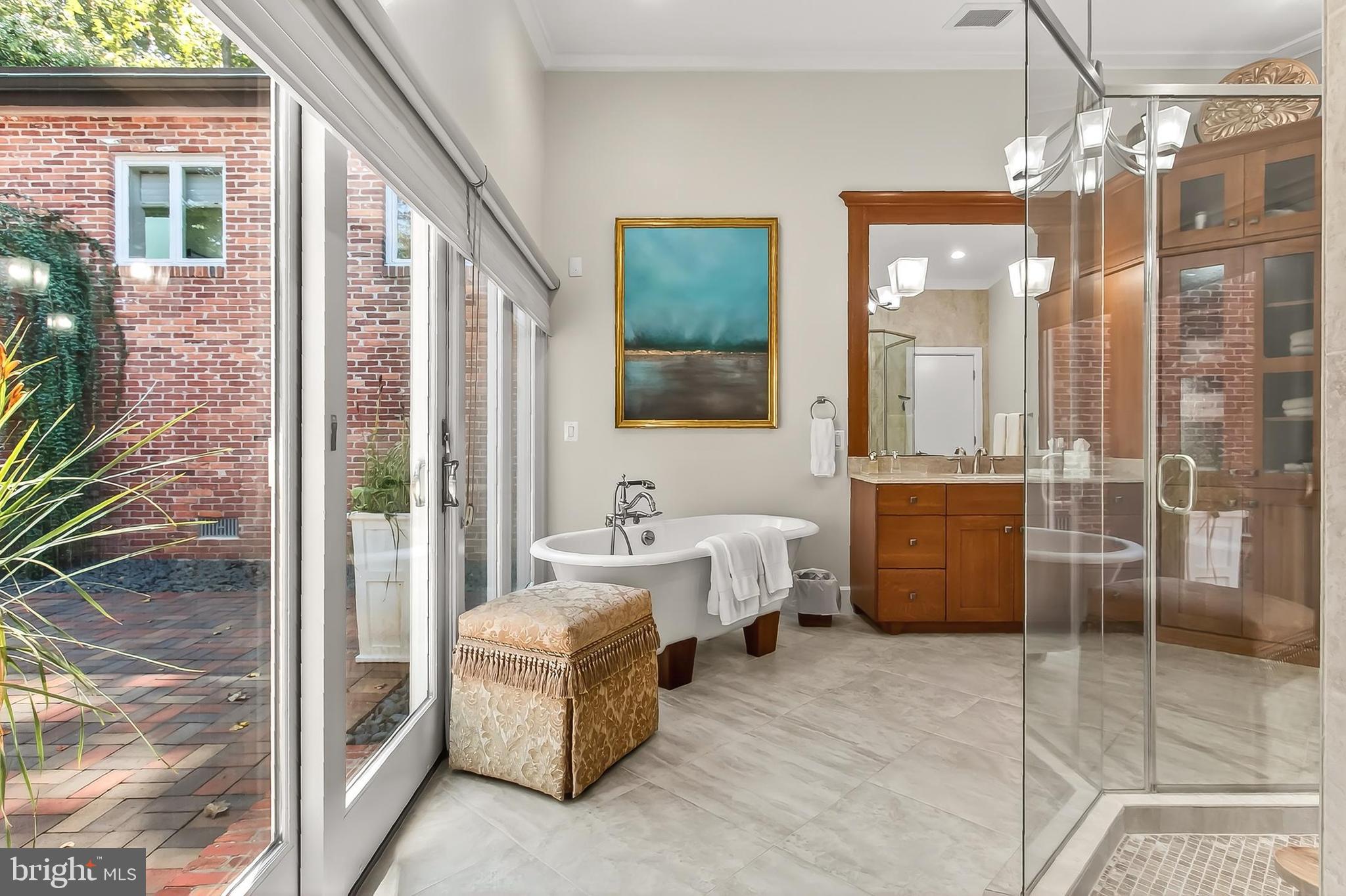 ARLINGTON RIDGE - Residential