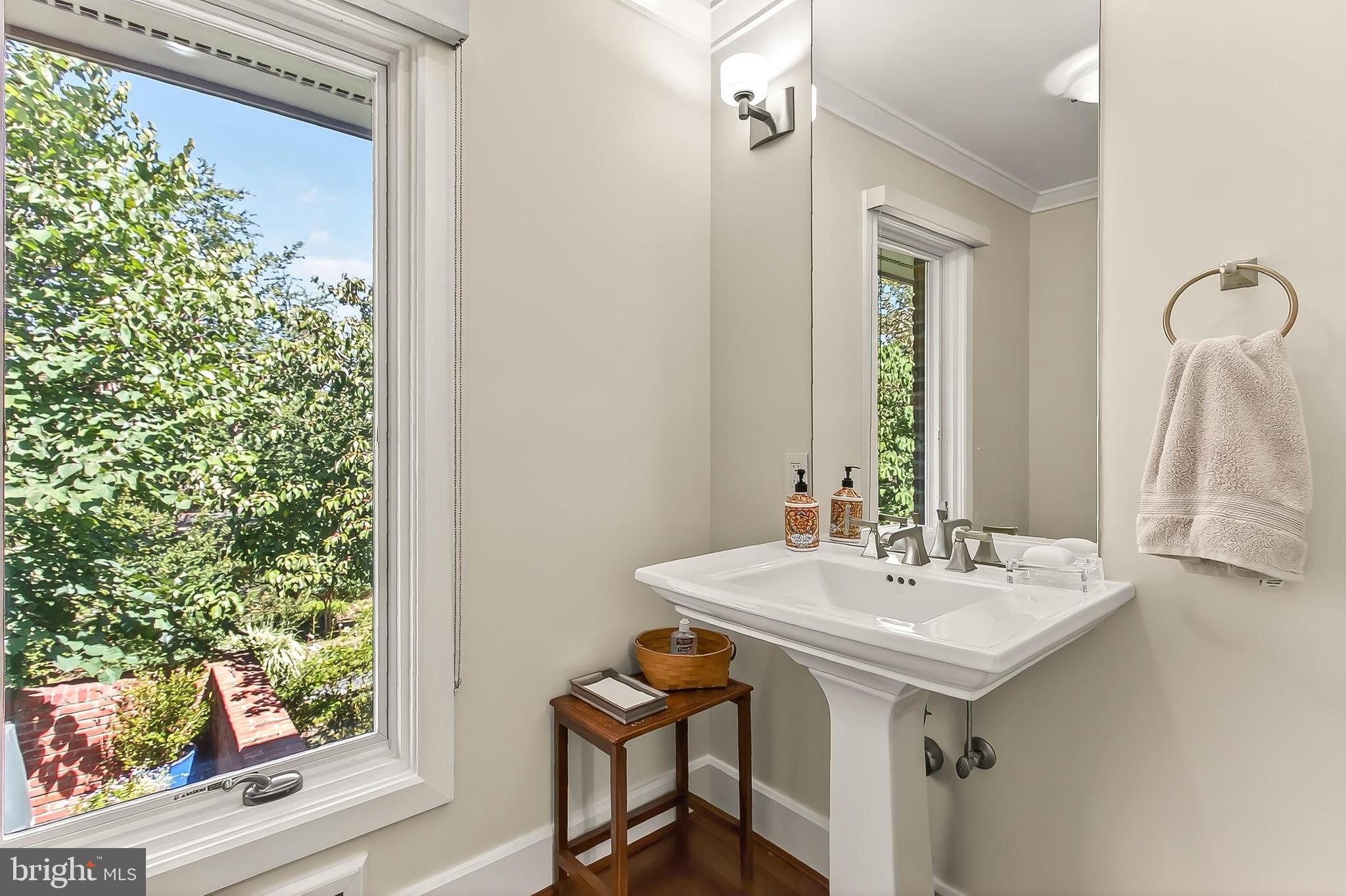 ARLINGTON RIDGE - Residential