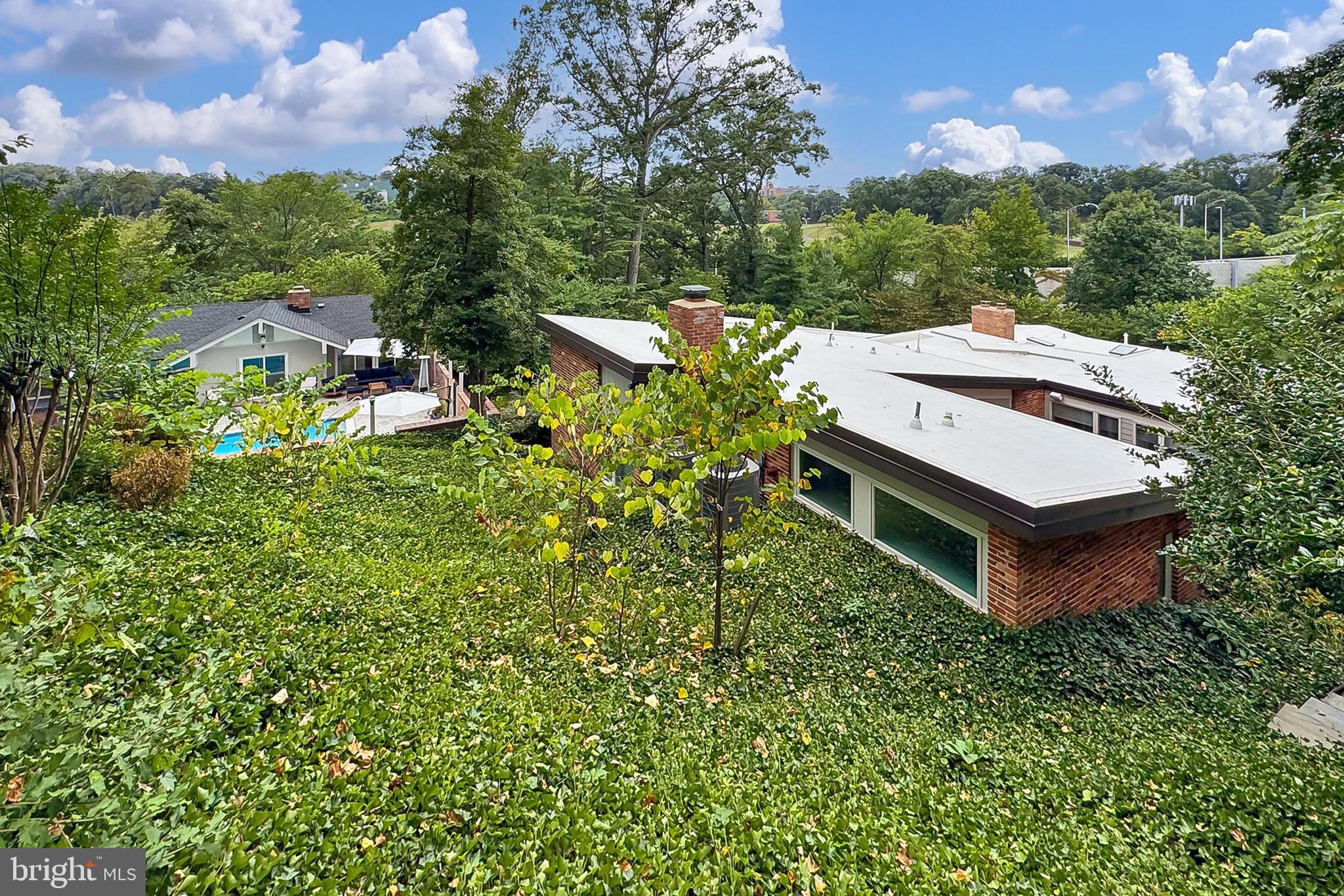 ARLINGTON RIDGE - Residential