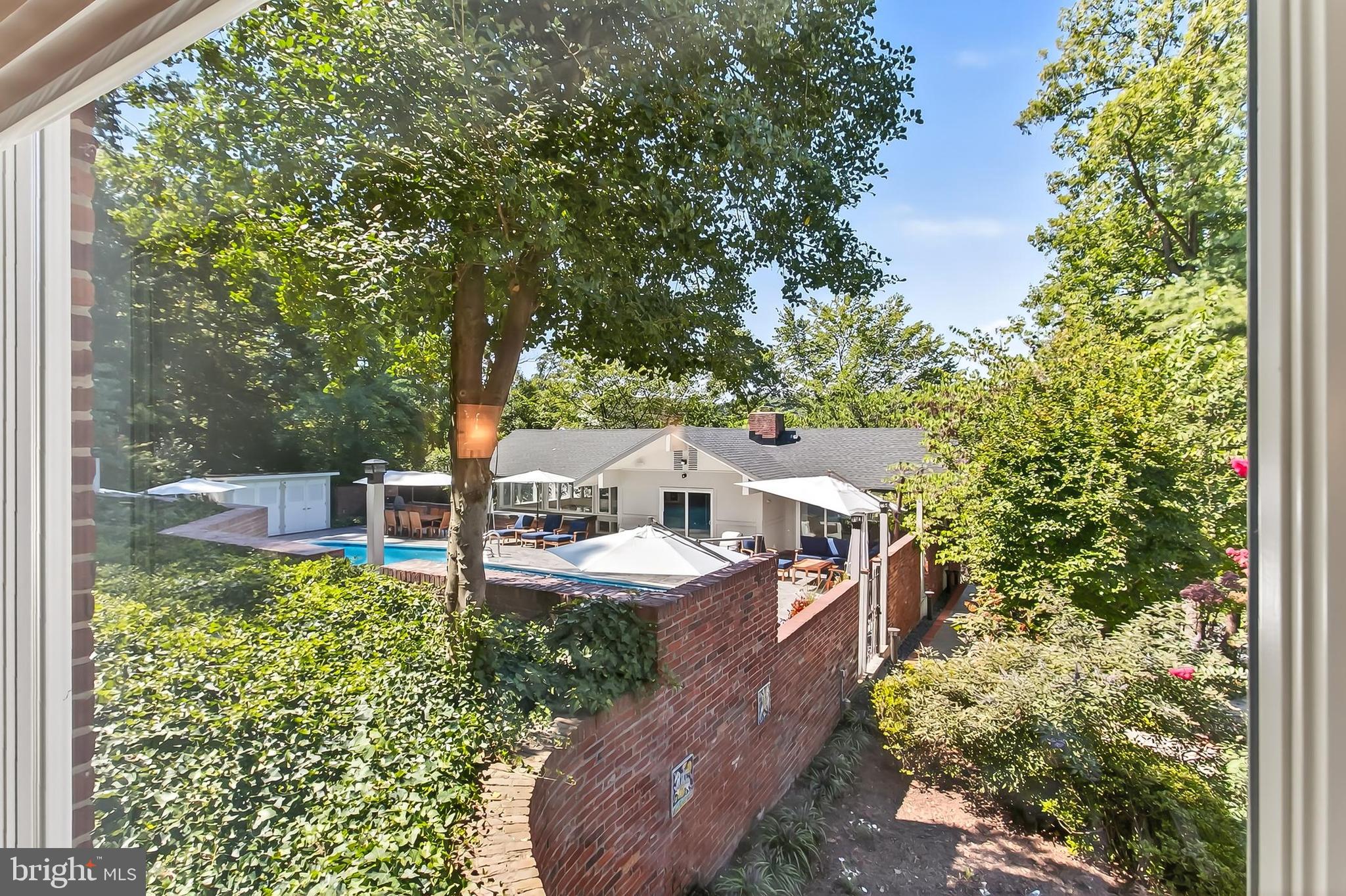 ARLINGTON RIDGE - Residential