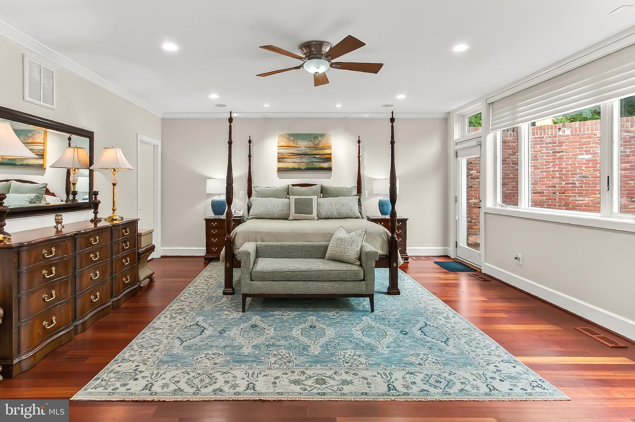 ARLINGTON RIDGE - Residential