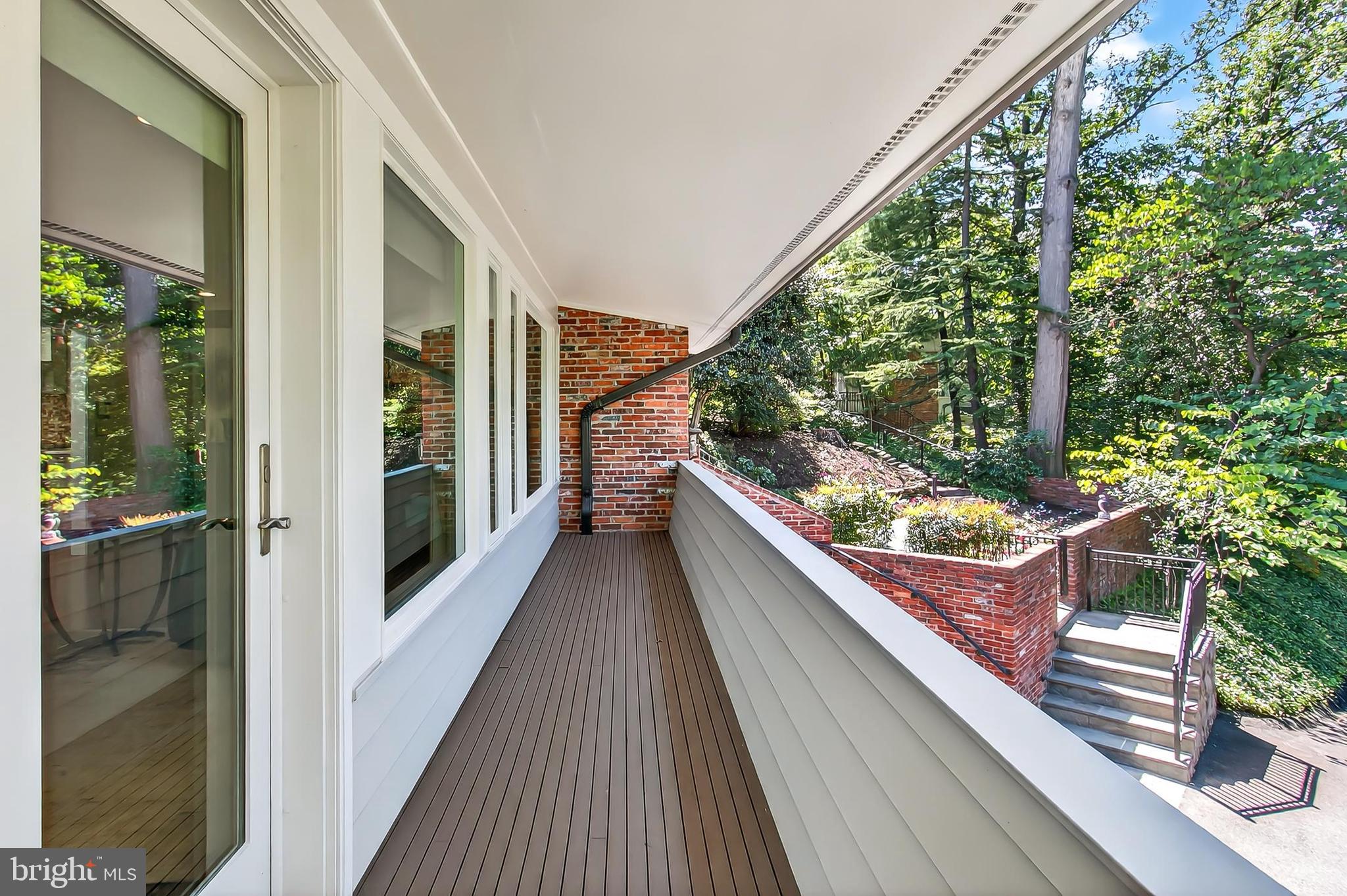 ARLINGTON RIDGE - Residential