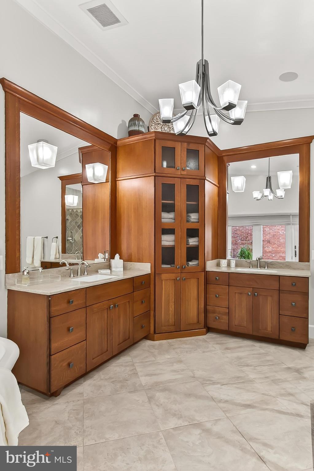 ARLINGTON RIDGE - Residential