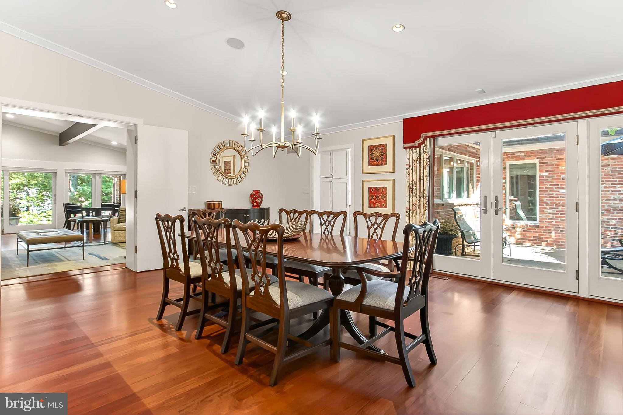 ARLINGTON RIDGE - Residential