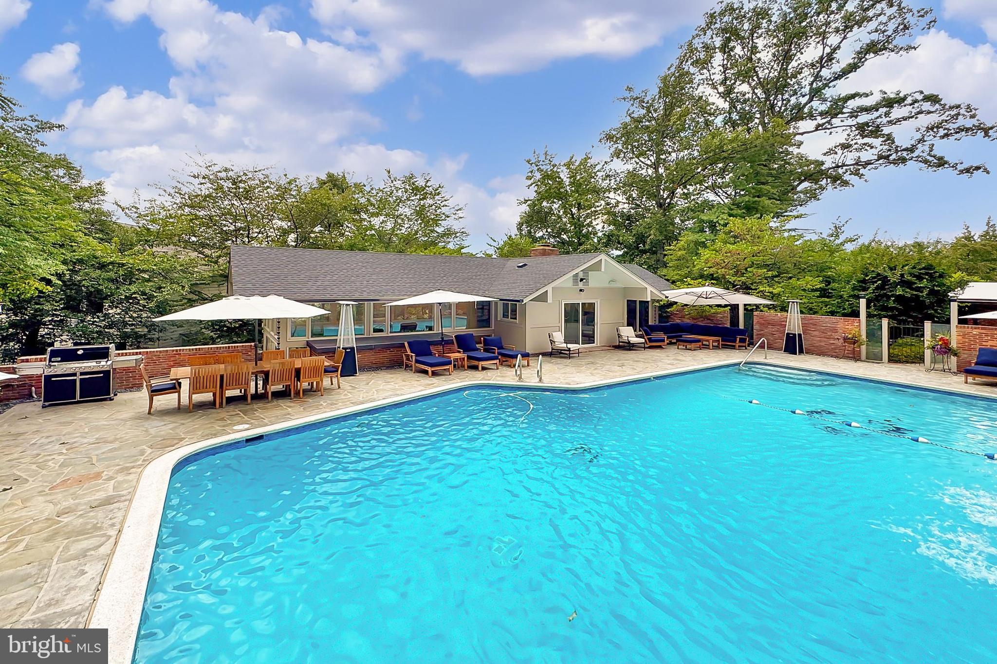 ARLINGTON RIDGE - Residential