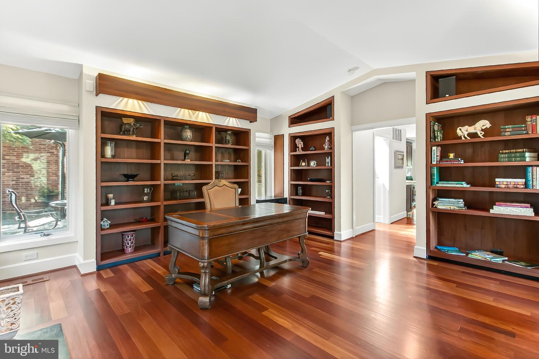 ARLINGTON RIDGE - Residential