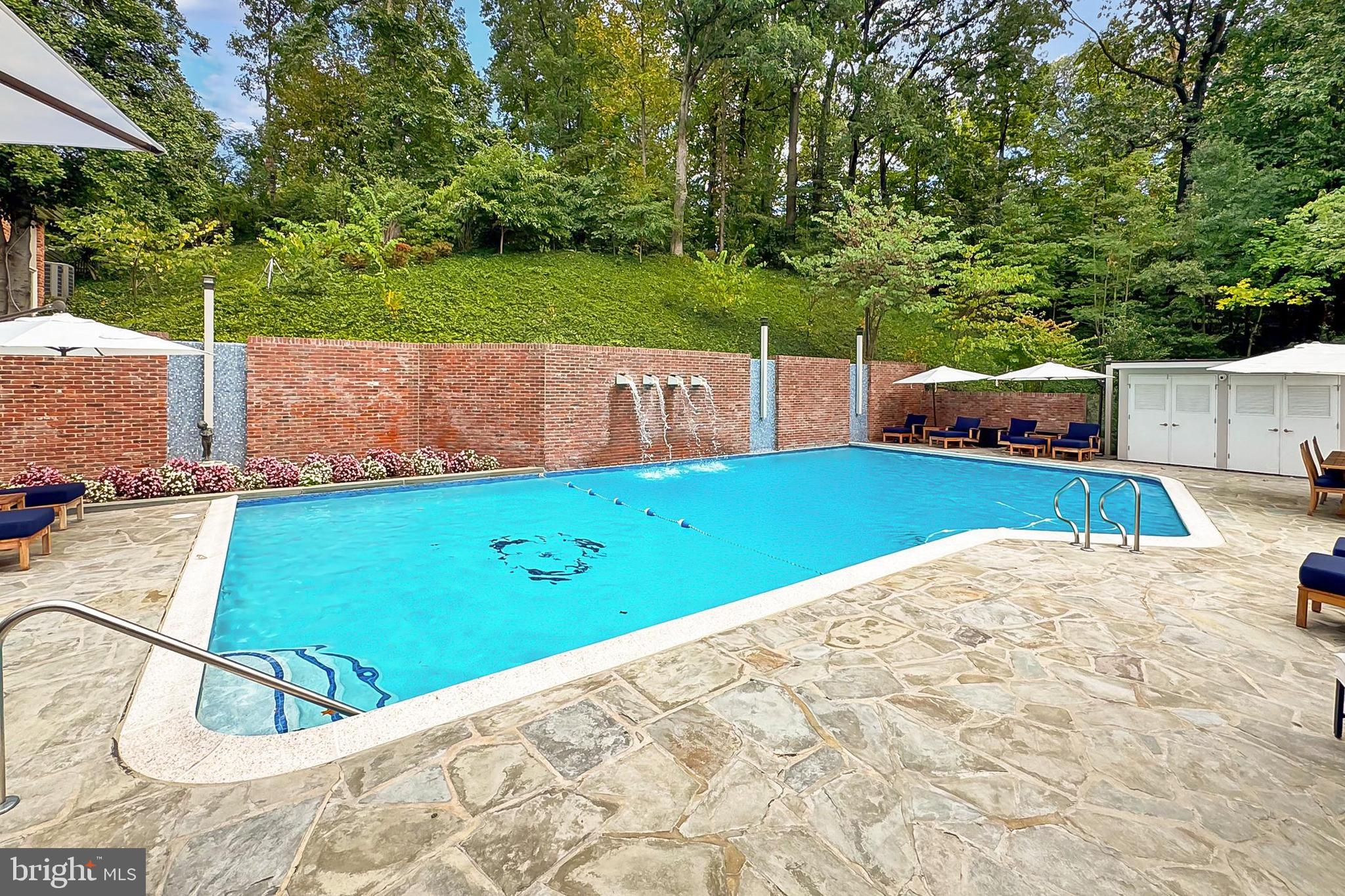 ARLINGTON RIDGE - Residential