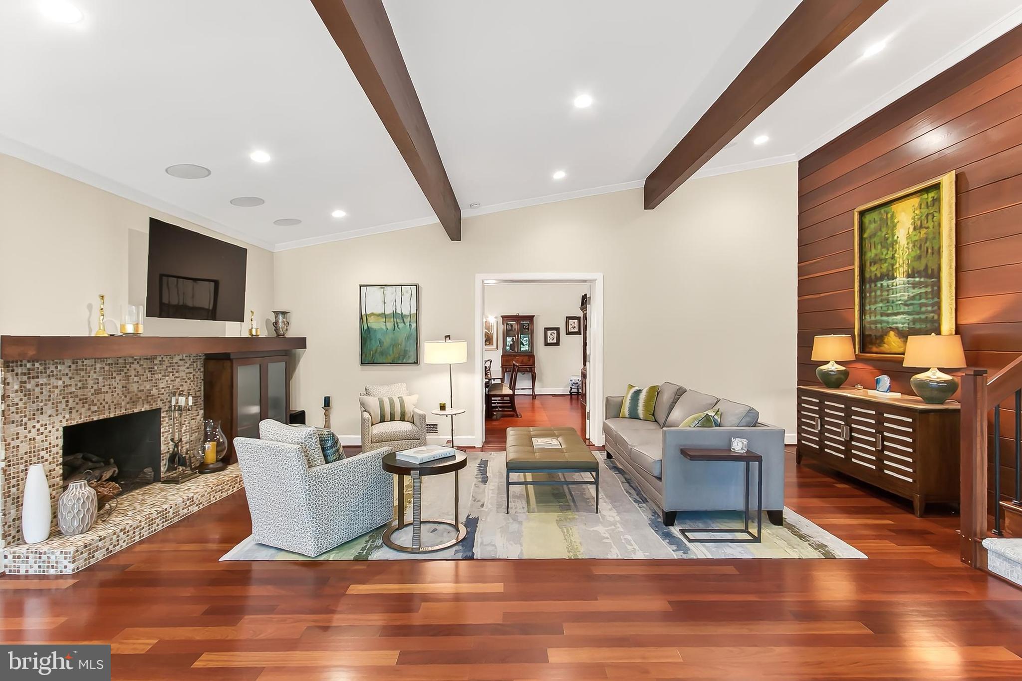 ARLINGTON RIDGE - Residential