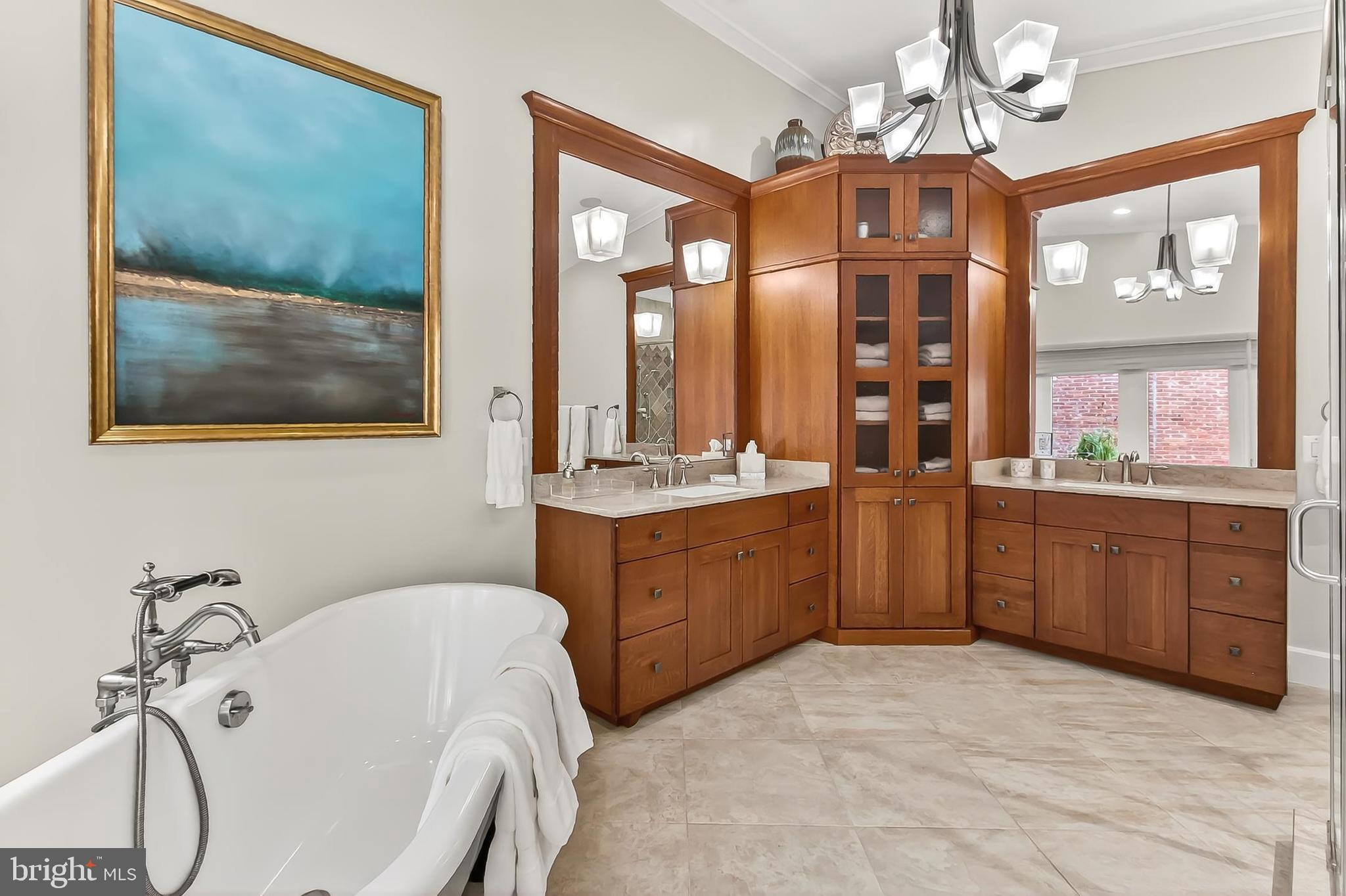 ARLINGTON RIDGE - Residential