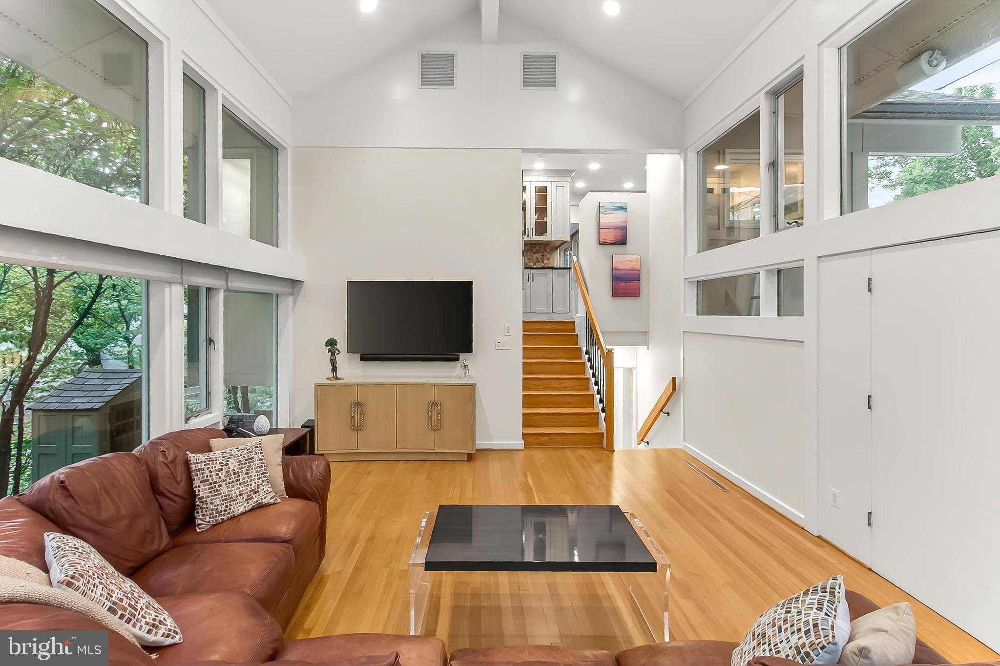 ARLINGTON RIDGE - Residential