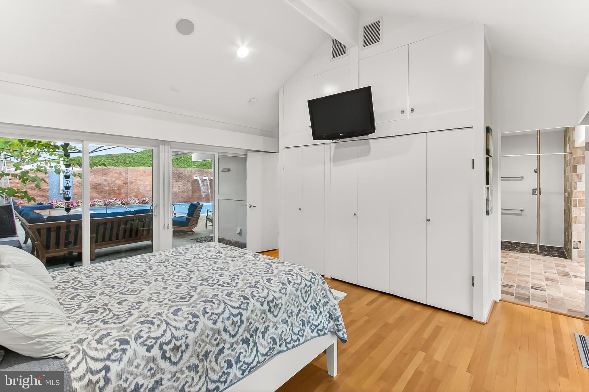 ARLINGTON RIDGE - Residential