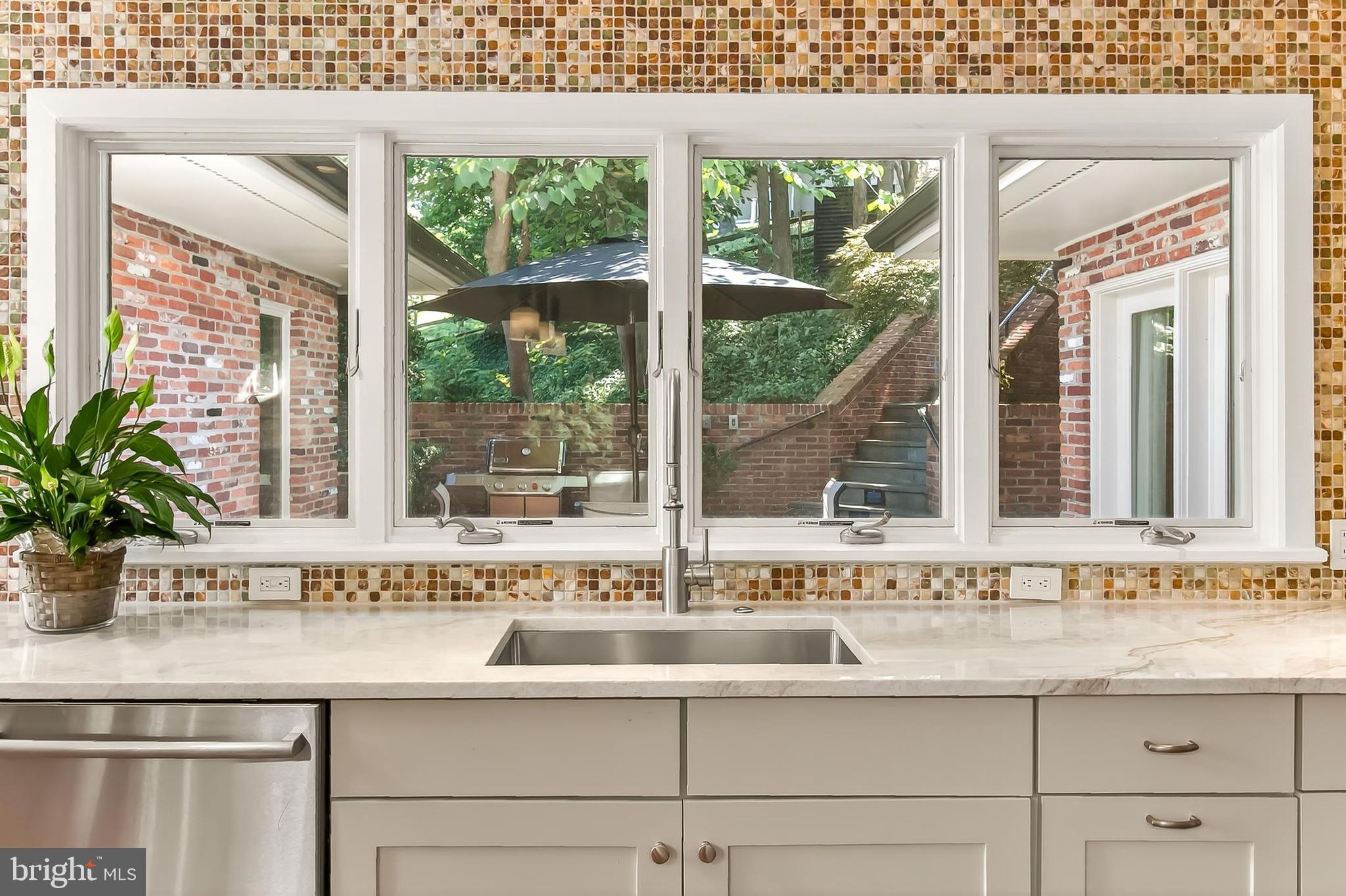 ARLINGTON RIDGE - Residential