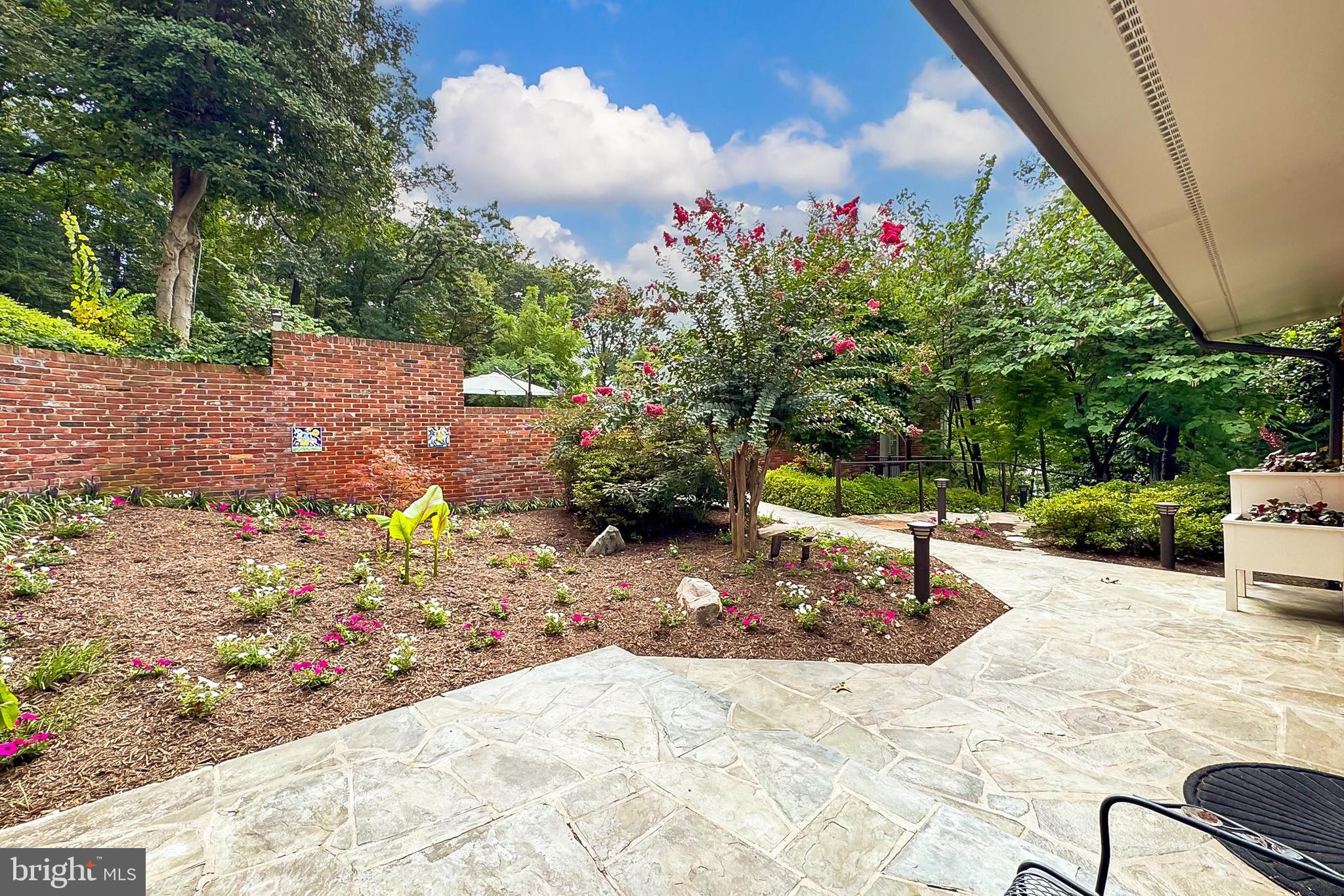 ARLINGTON RIDGE - Residential