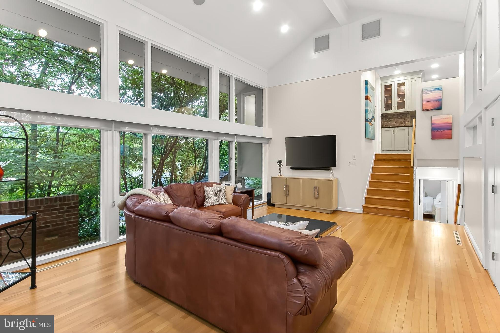 ARLINGTON RIDGE - Residential