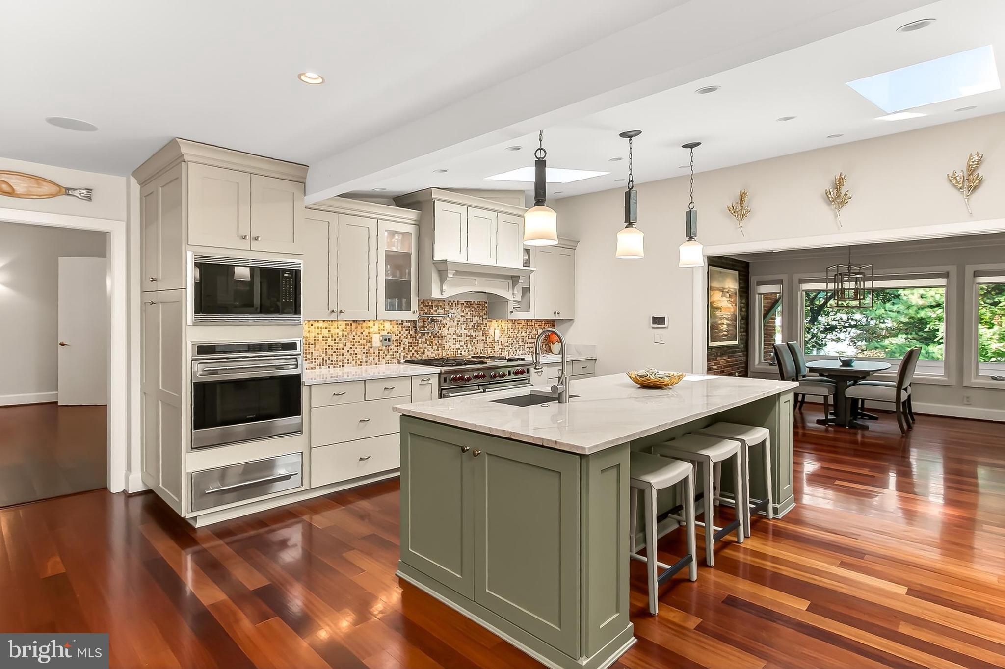 ARLINGTON RIDGE - Residential