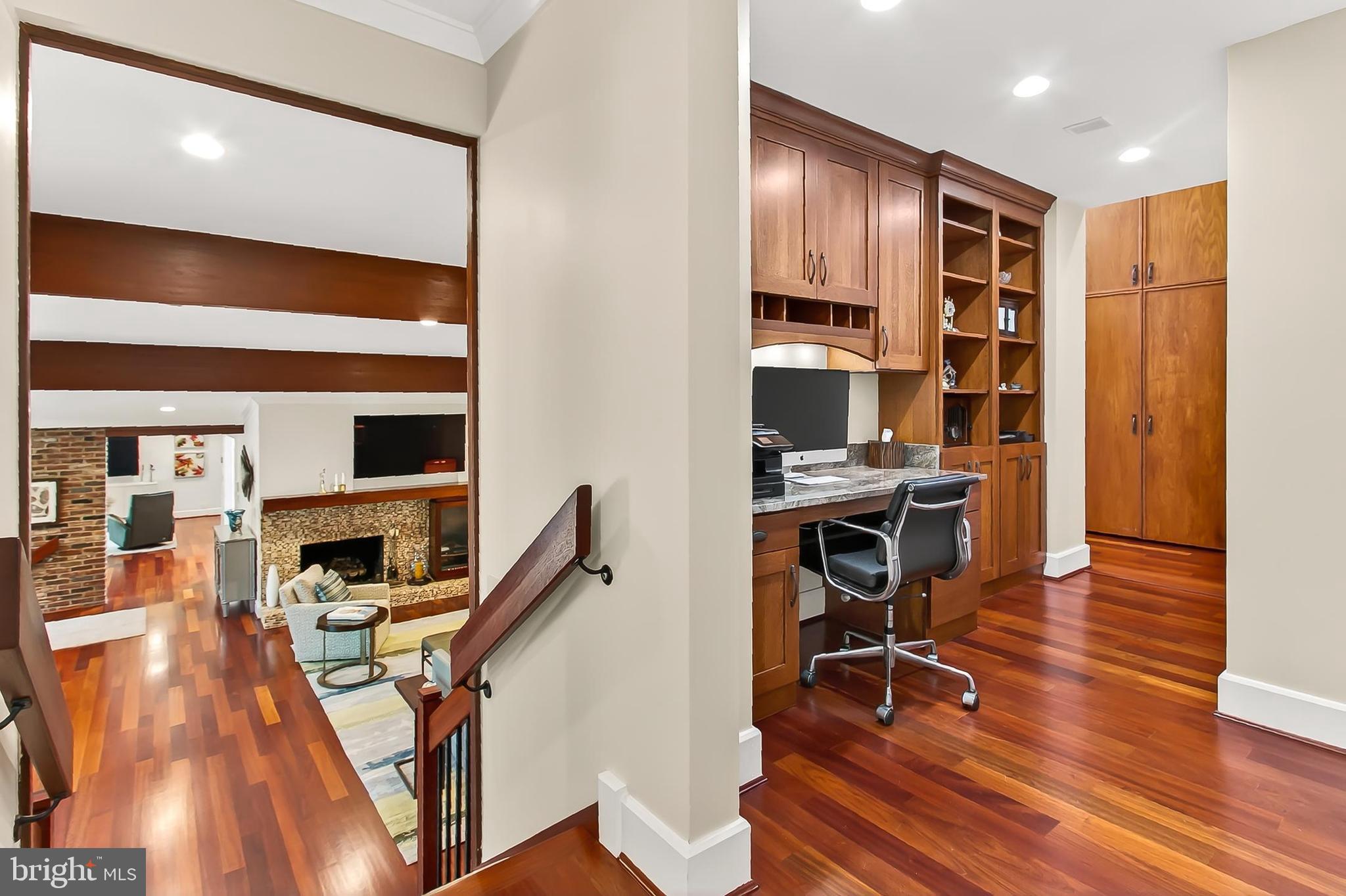 ARLINGTON RIDGE - Residential