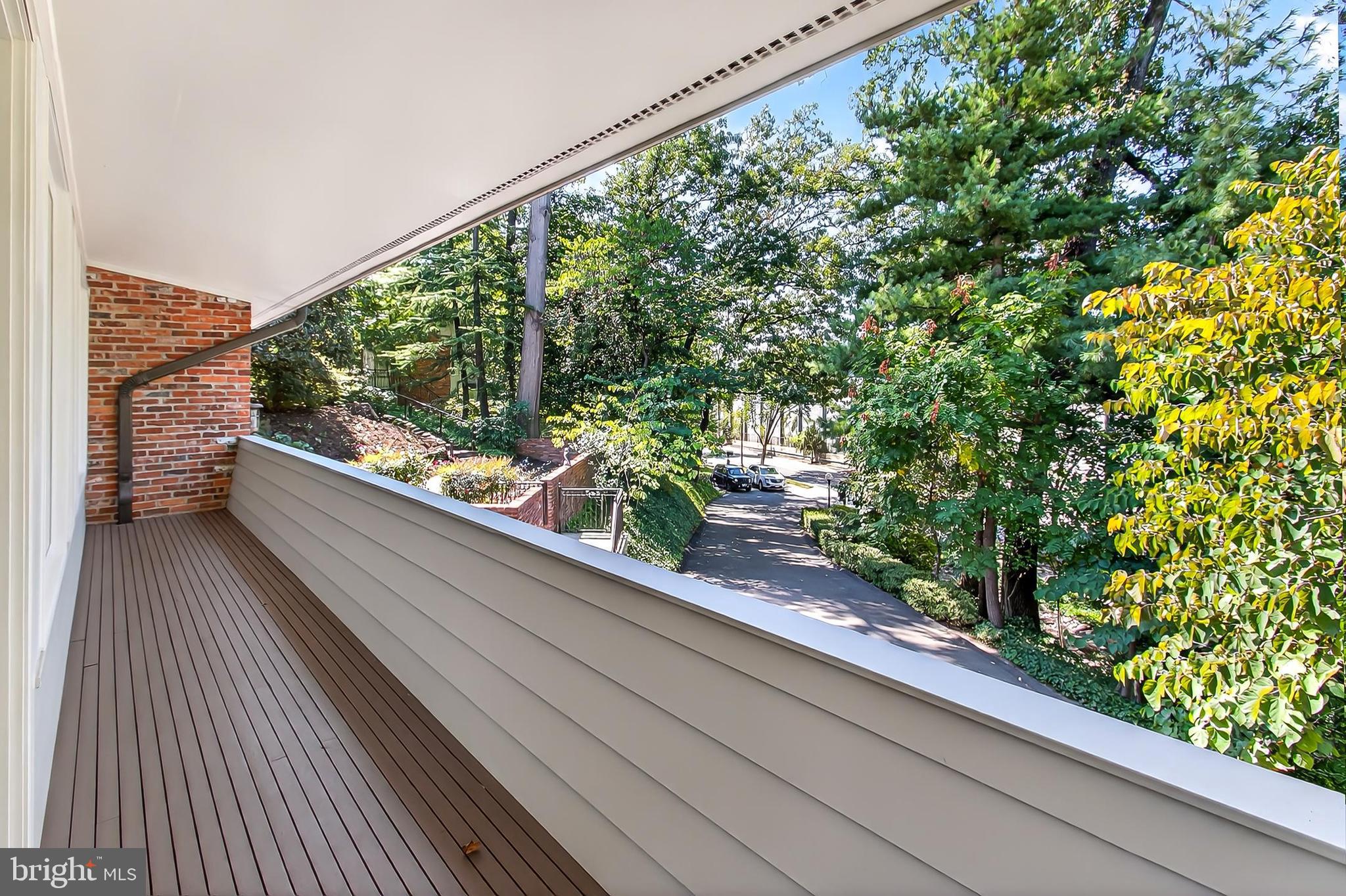 ARLINGTON RIDGE - Residential