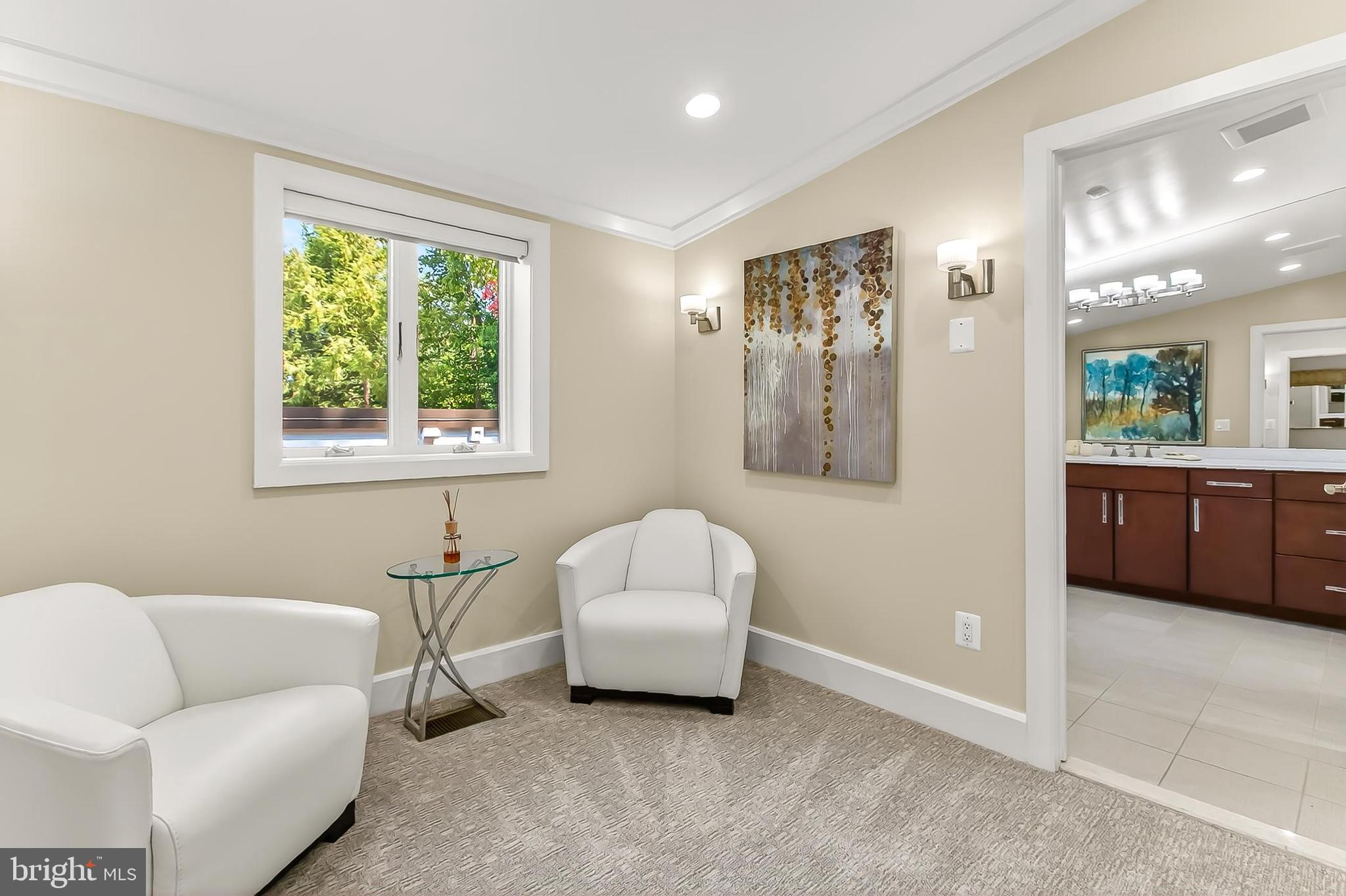 ARLINGTON RIDGE - Residential