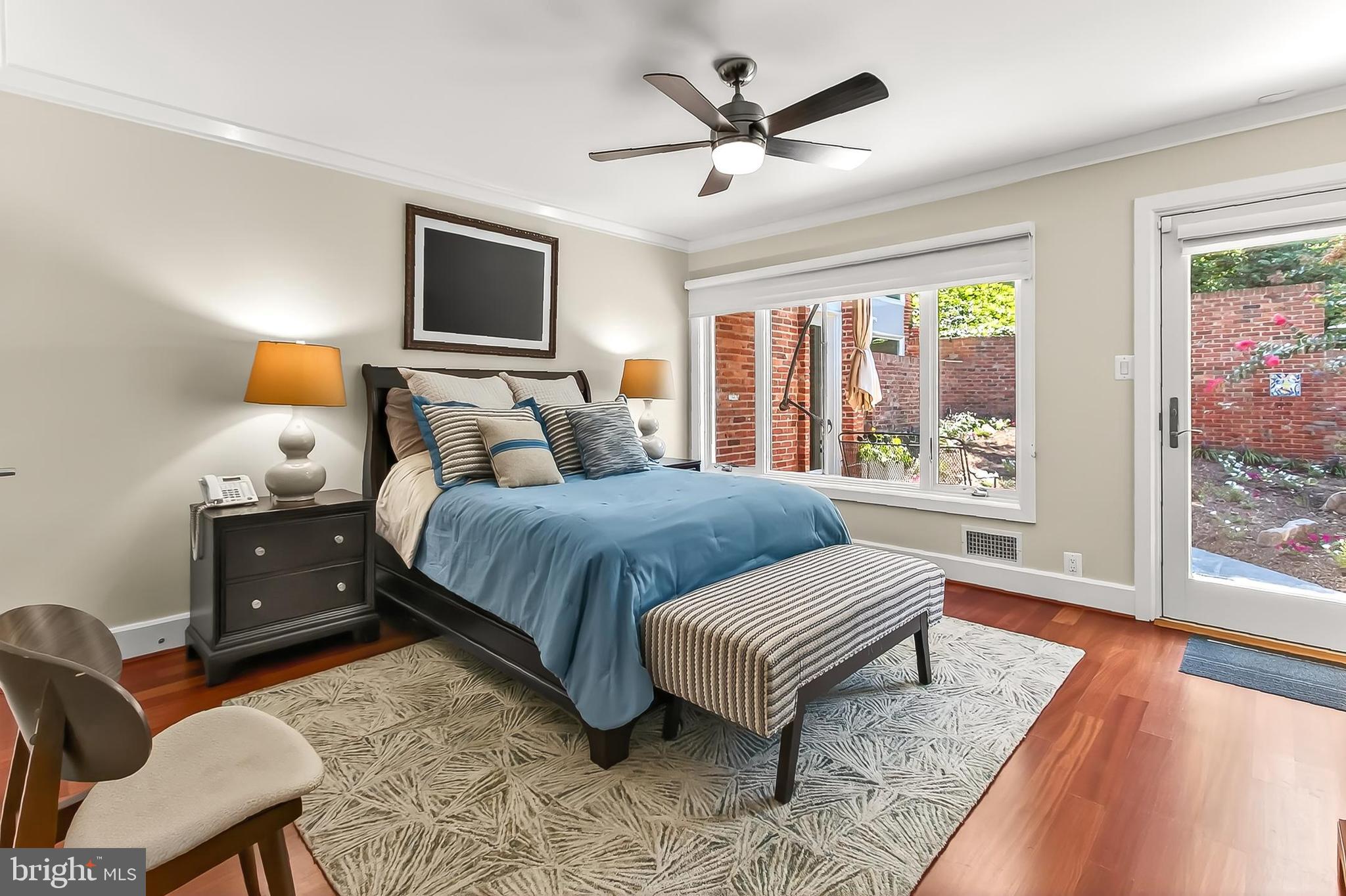 ARLINGTON RIDGE - Residential