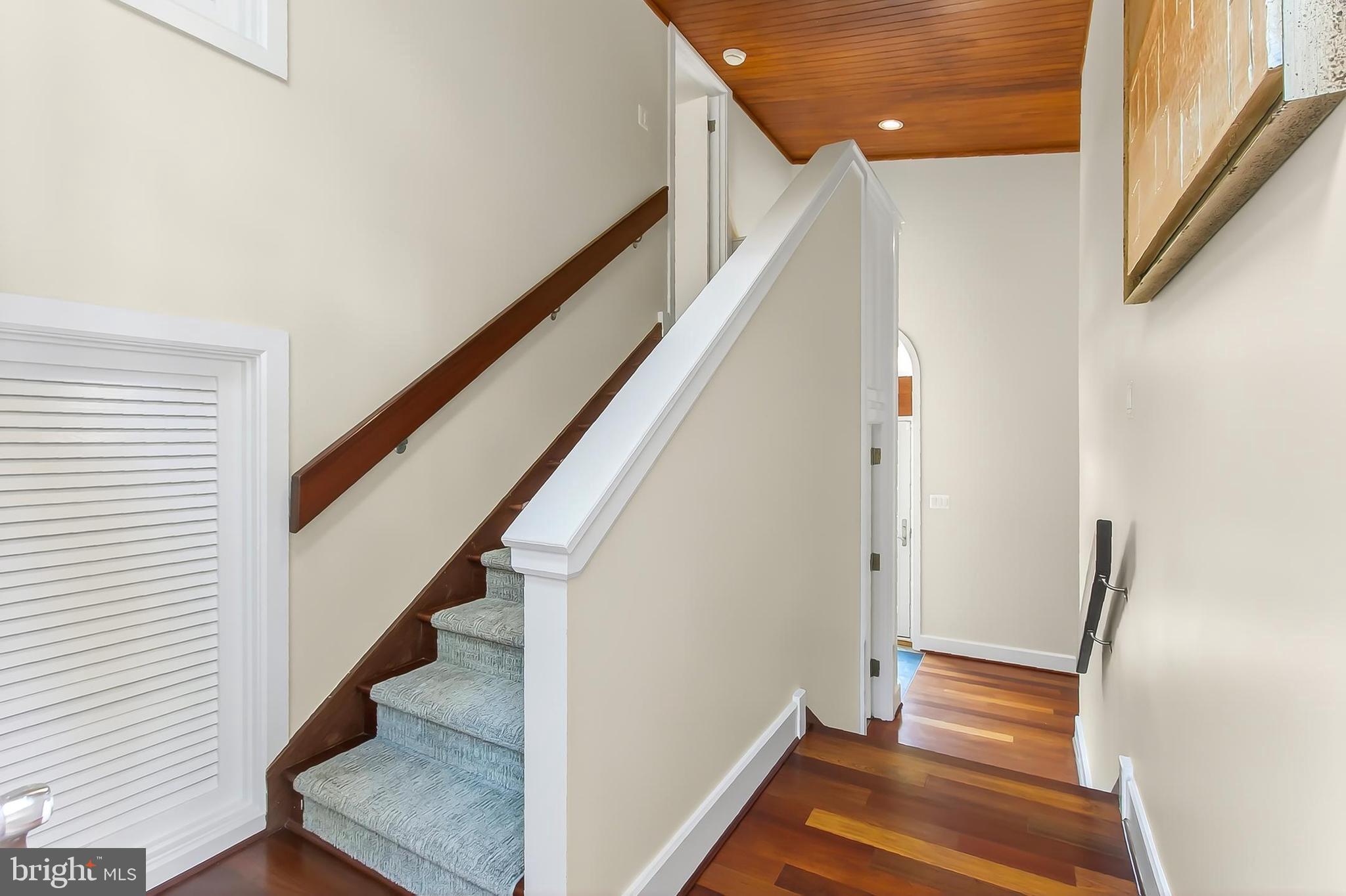 ARLINGTON RIDGE - Residential