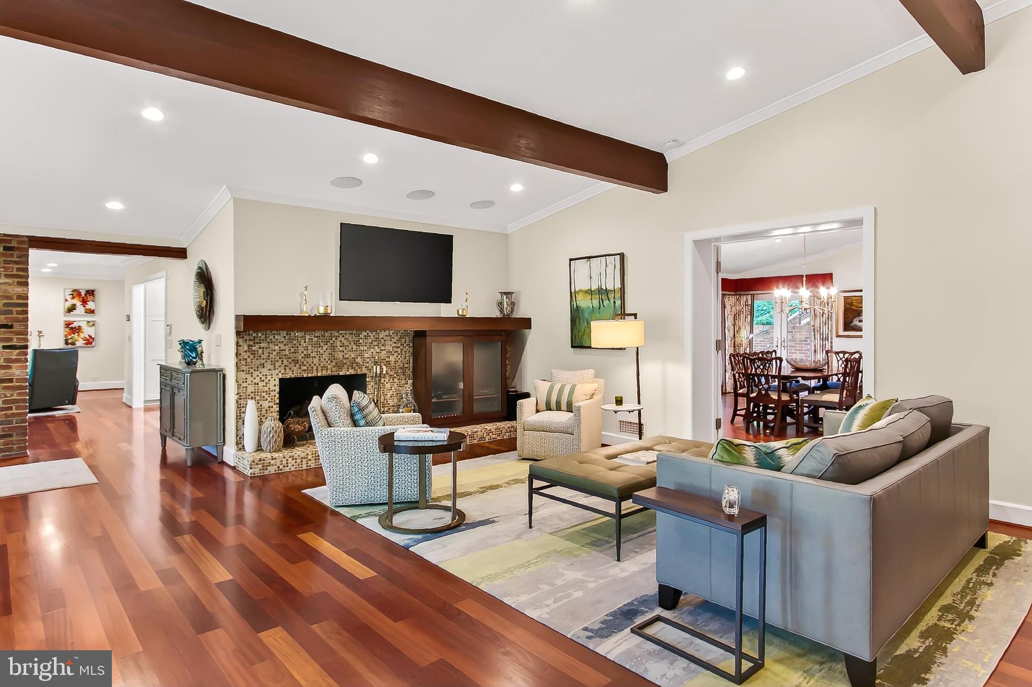 ARLINGTON RIDGE - Residential