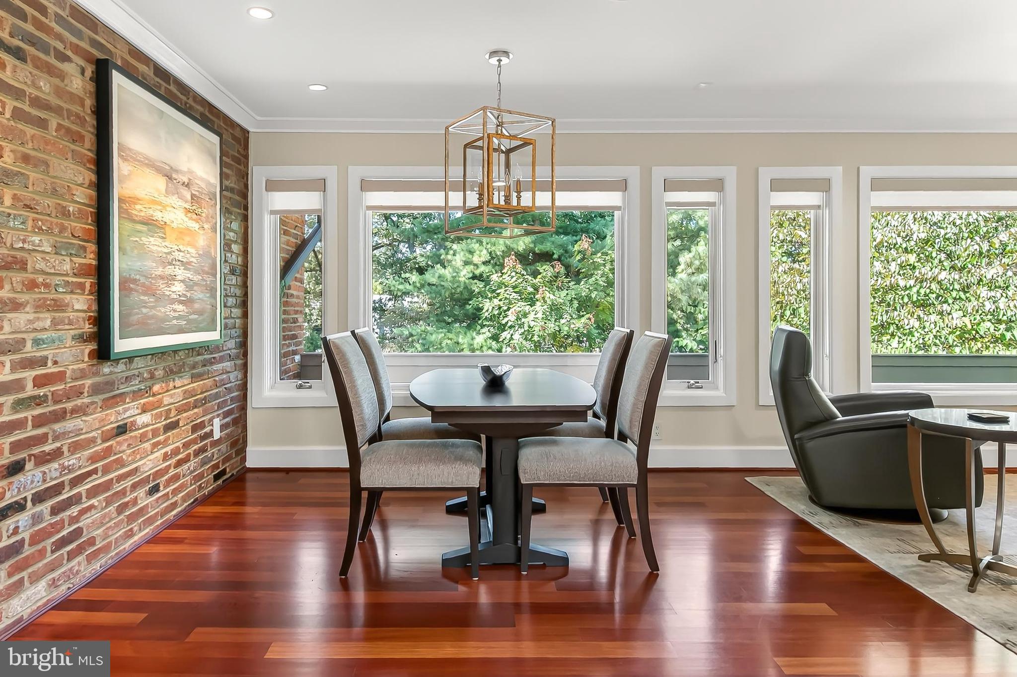 ARLINGTON RIDGE - Residential