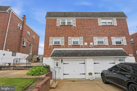 Townhouse For Sale - 131 Ridgefield Road<br/> PHILADELPHIA, PA 19154