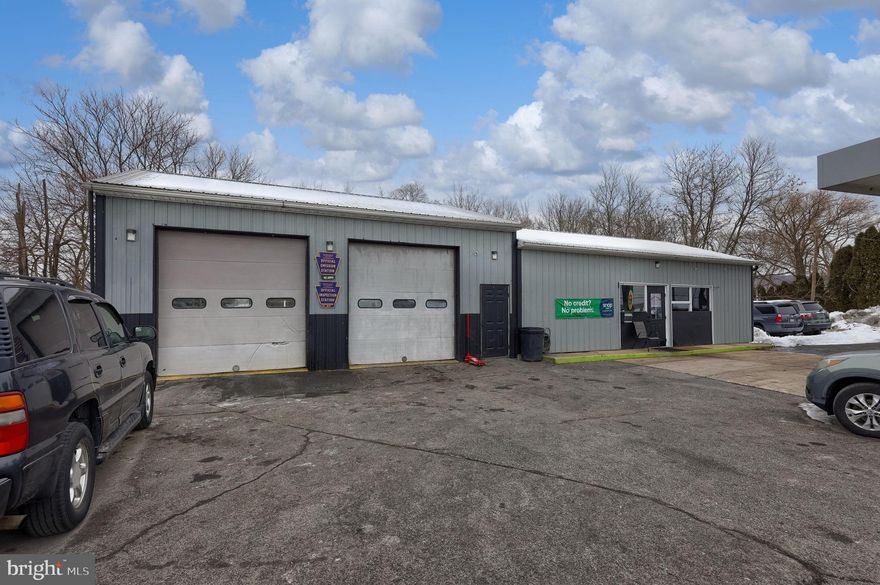 Outstanding commercial property on Columbia Ave featuring a 1,356 sq ft metal‑sided building with two drive‑in doors, 20+ parking spaces, and strong road visibility. Currently an active auto‑related business on a 0.91‑acre lot with flexible commercial zoning. Ideal for investors or owner‑operators. Family-owned and operated since the 1980s.