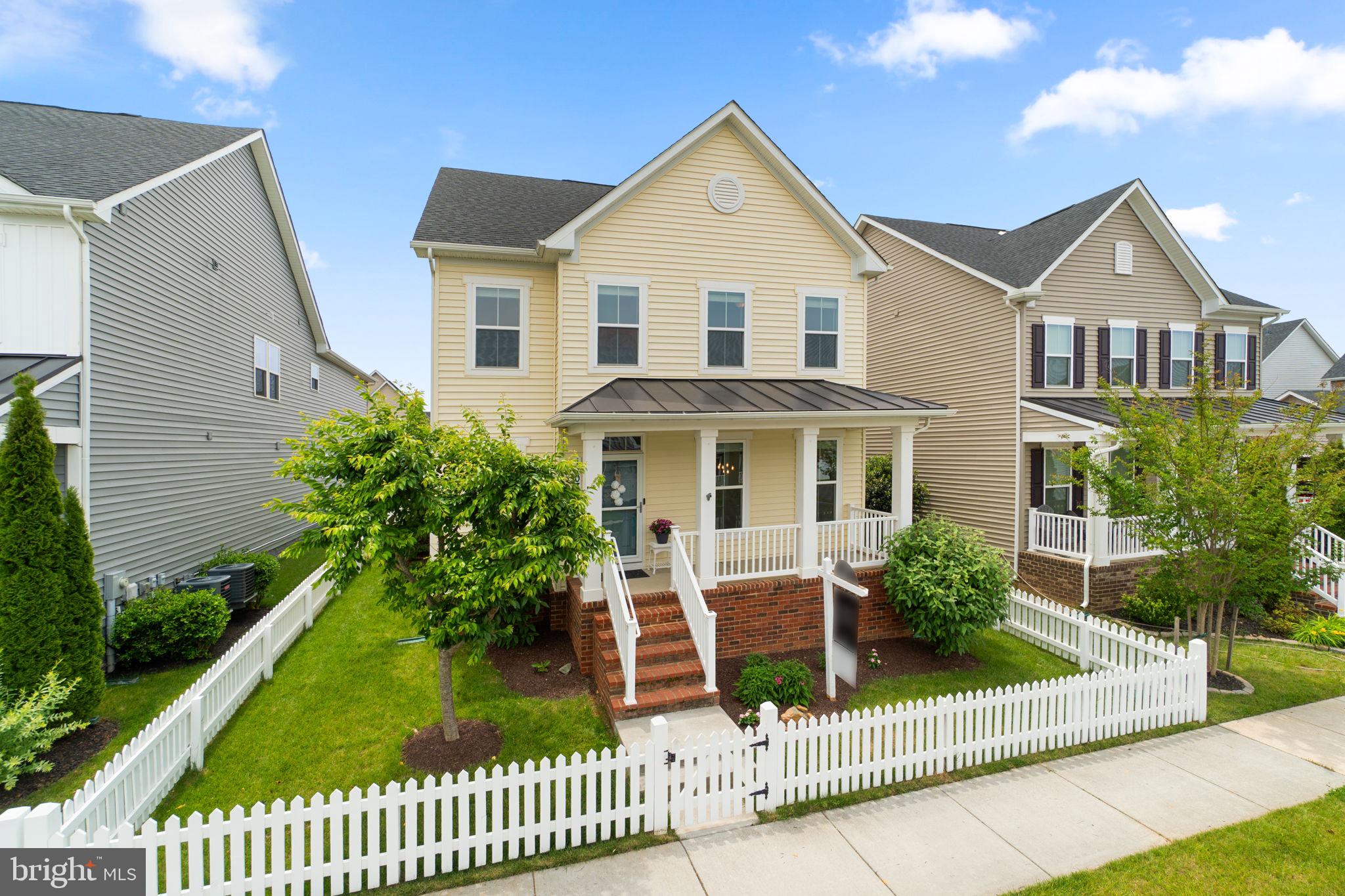 11033 HAZELNUT LANE