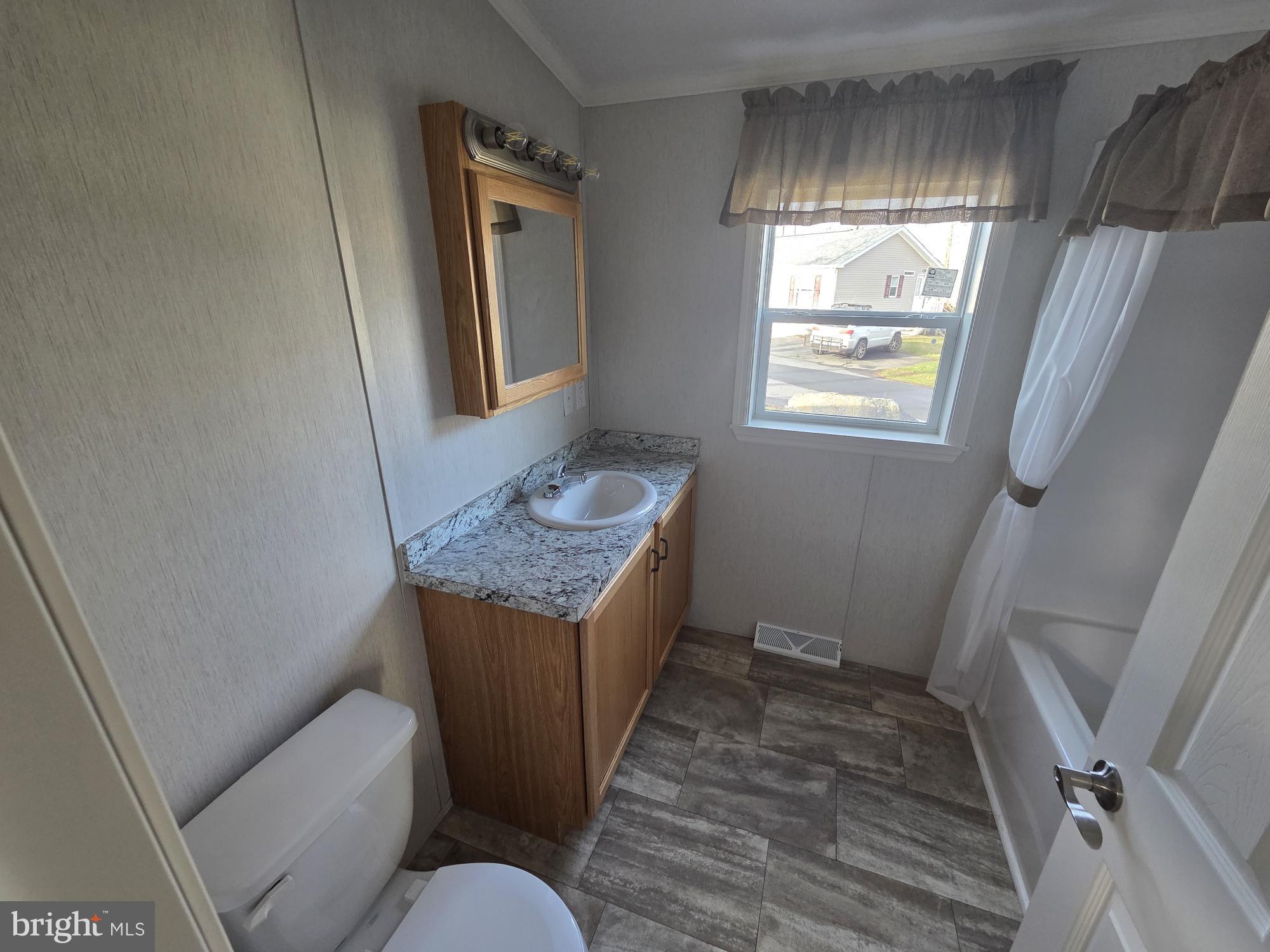 MELODYLAKESCNTRYCLUB - Residential