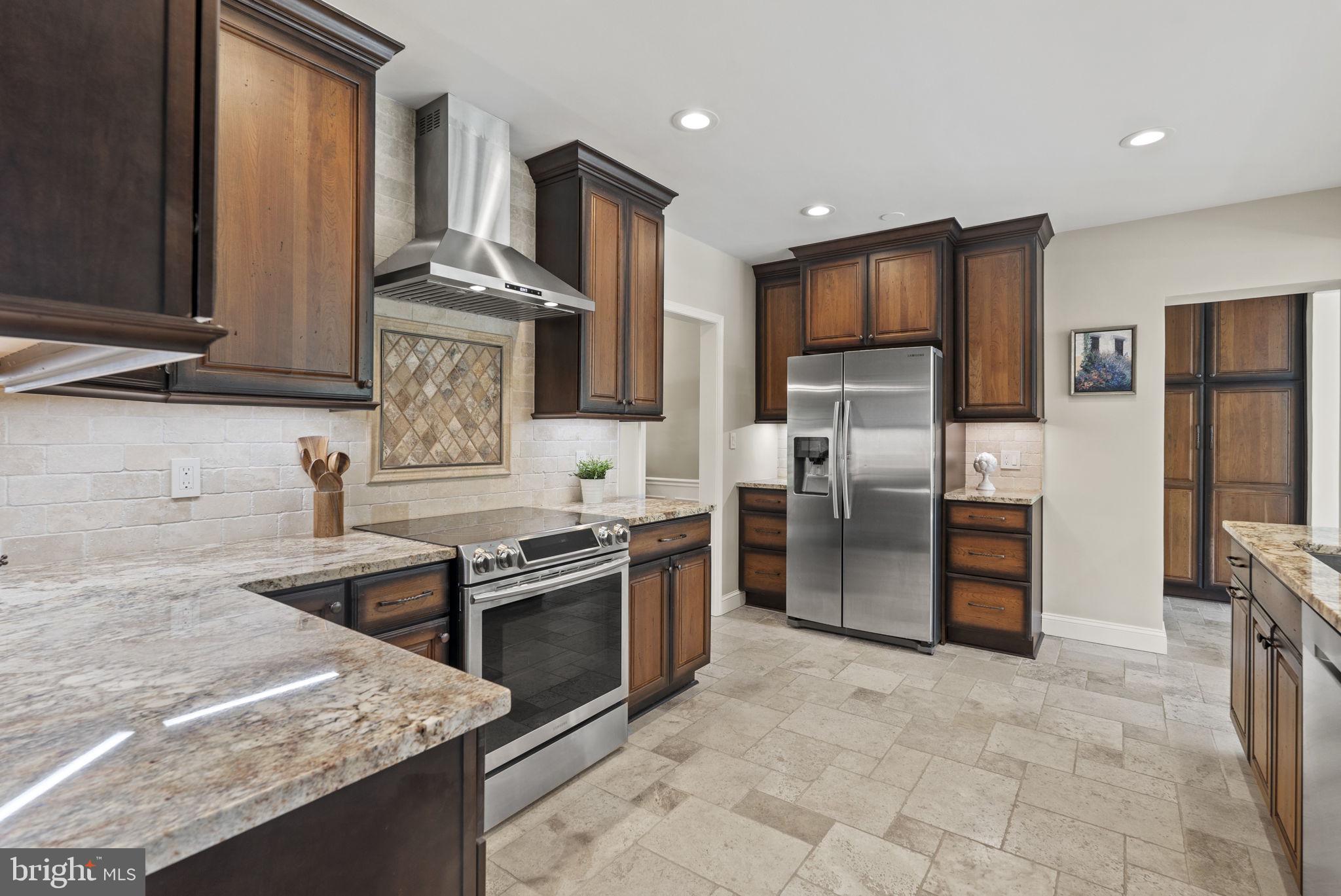 NORTH POTOMAC - Residential